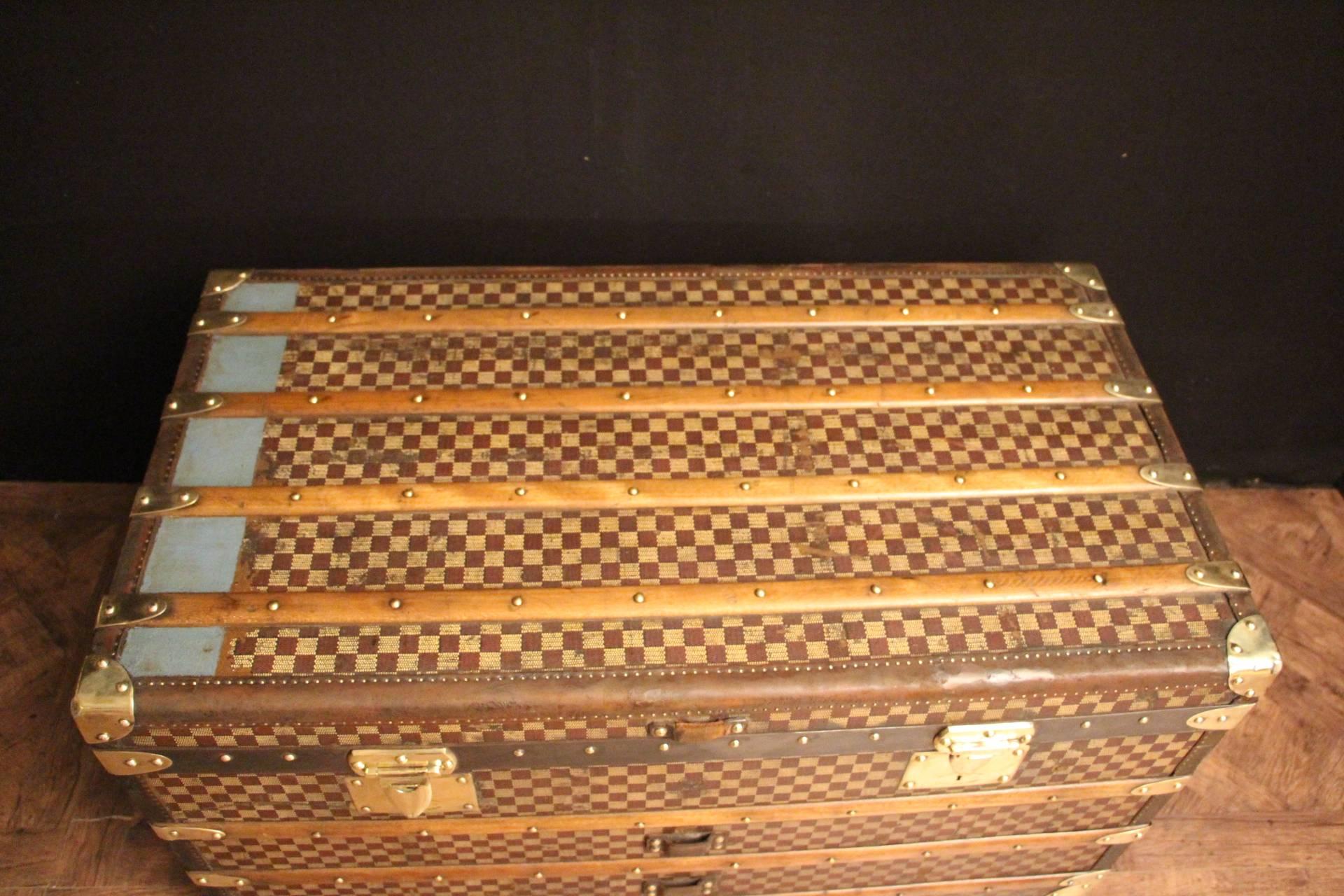 1930s Moynat Checkers Canvas Steamer Trunk In Good Condition In Saint-Ouen, FR