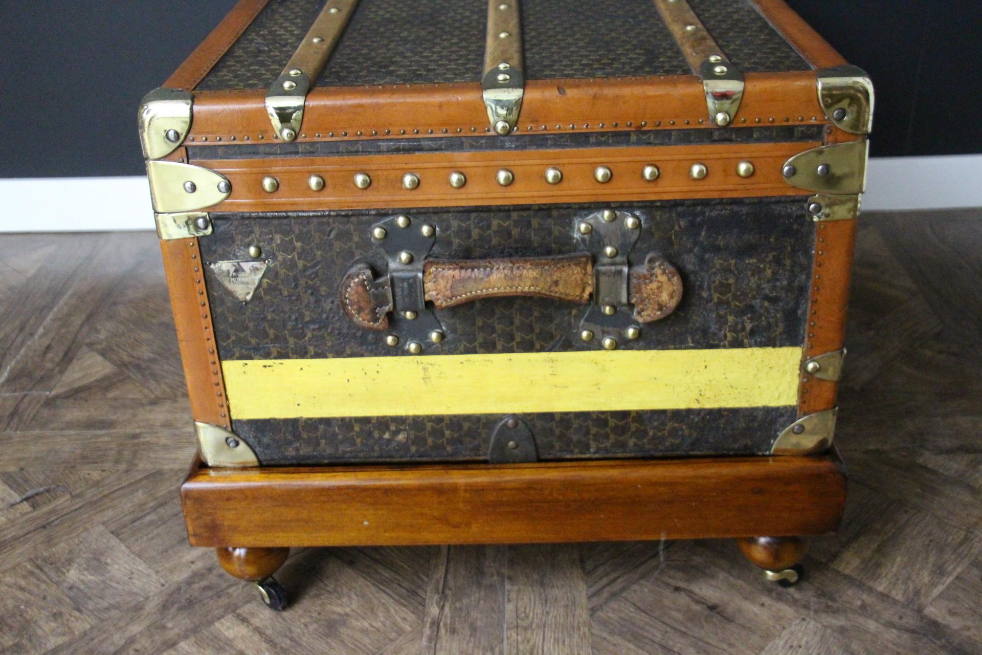 1930's Moynat Trunk with M Pattern, 90 cm Moynat Steamer Trunk, Moynat Trunk in vendita 5