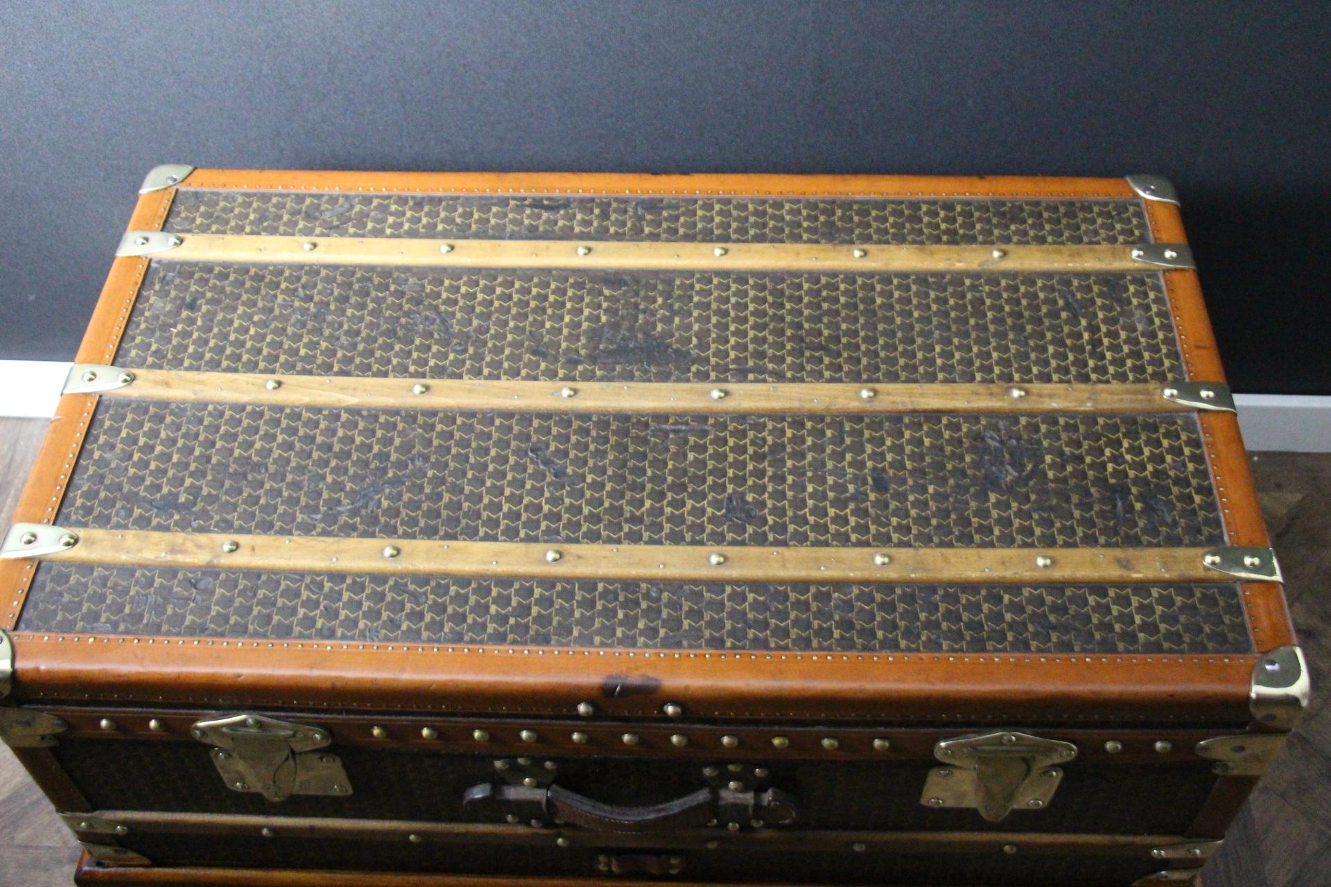 1930's Moynat Trunk with M Pattern, 90 cm Moynat Steamer Trunk, Moynat Trunk in vendita 13