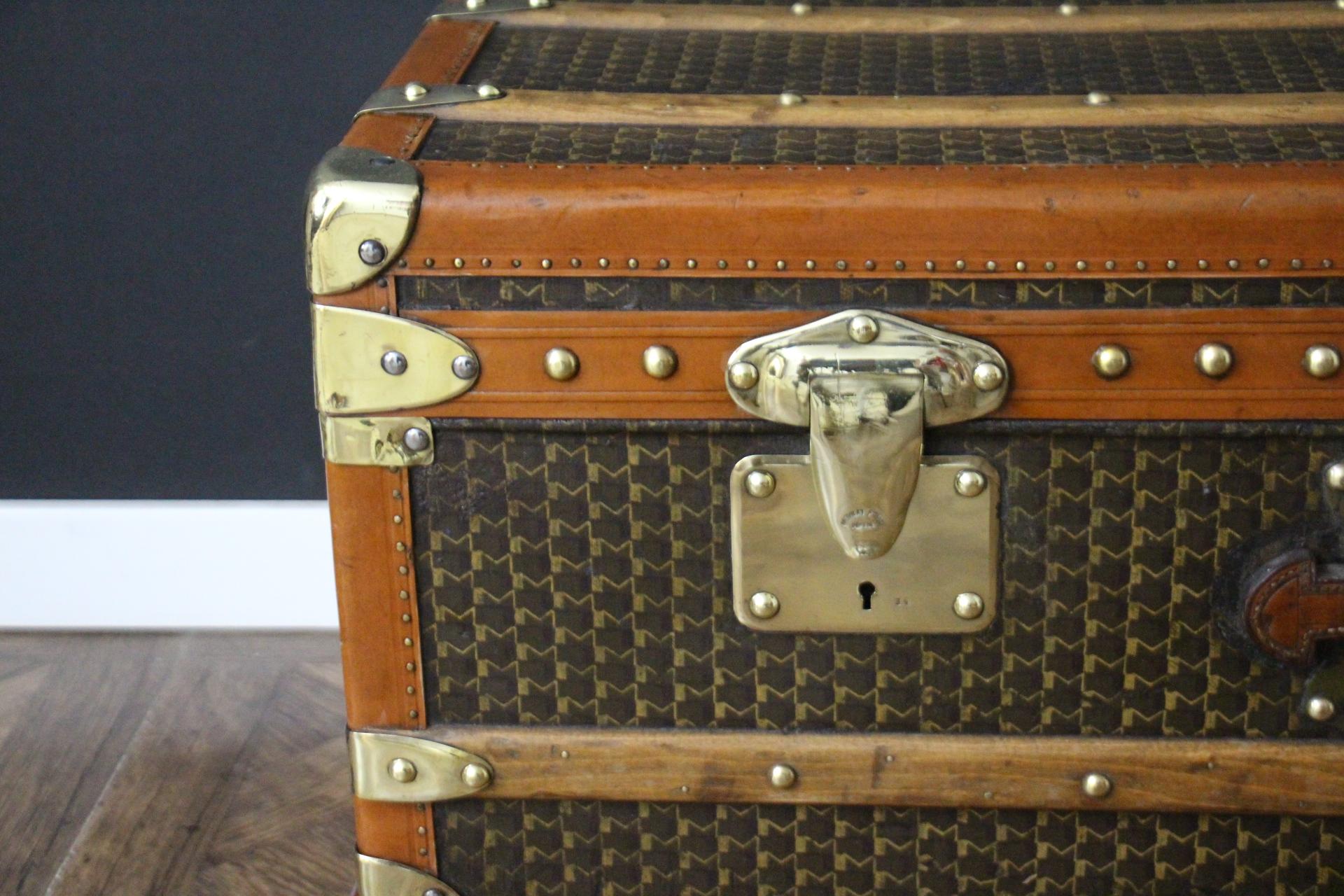 Francese 1930's Moynat Trunk with M Pattern, 90 cm Moynat Steamer Trunk, Moynat Trunk in vendita