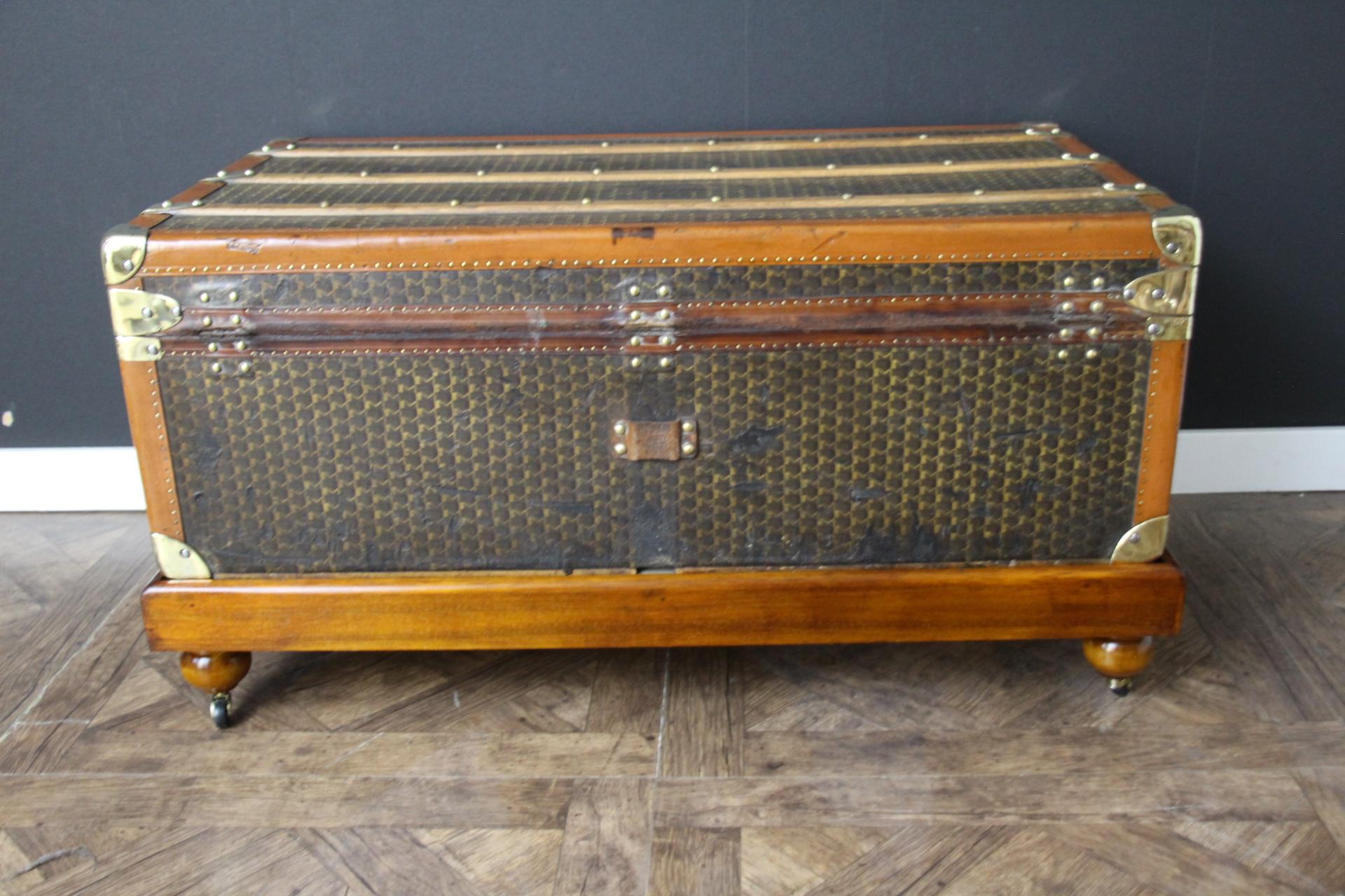 1930's Moynat Trunk with M Pattern, 90 cm Moynat Steamer Trunk, Moynat Trunk in vendita 3