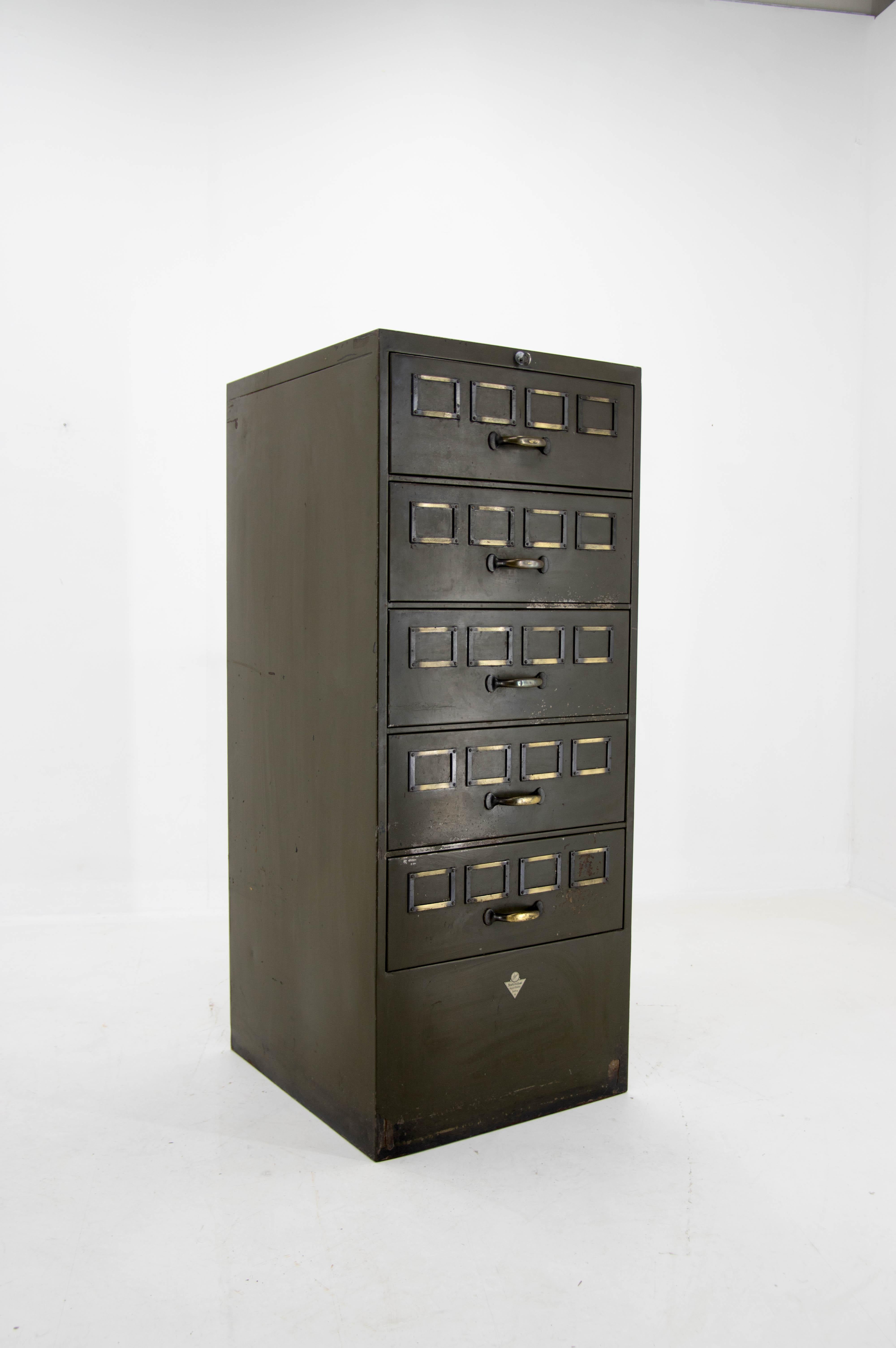 Multi drawer card filing cabinet marked by Stahlmobel August Blodner, Gotha. Used in office in Bauhaus factory in Czechoslovakia. Item is in a very good original condition, lock and drawers runs smoothly.
Shipping quote on request.