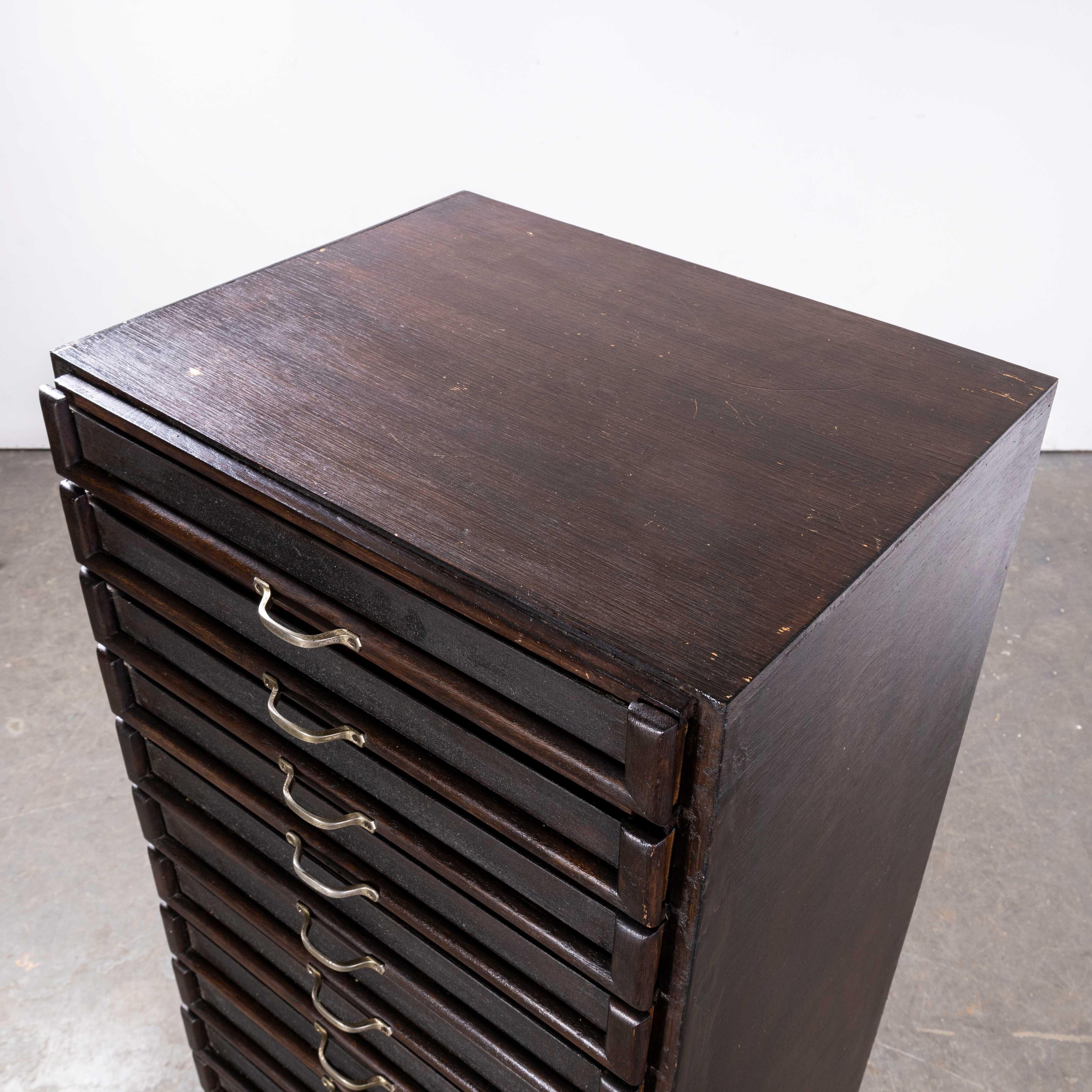 1930’s Multi Drawer Collectors Bank Of Drawers – Fifteen Drawers
1930’s Multi Drawer Collectors Bank Of Drawers – Fifteen Drawers. Good original bank of collectors drawers by the Dutch firm L.Scheepstra of Leeuwarden, Netherlands. Made of a dark