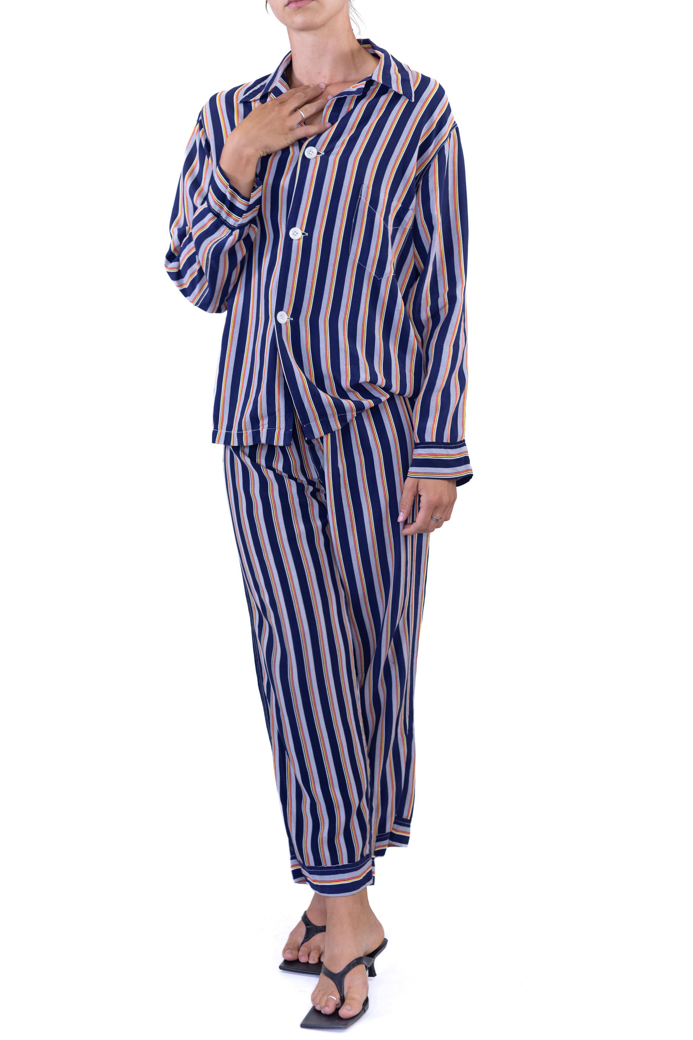 1930S Multicolor Striped Rayon Small Mens Pajamas In Excellent Condition In New York, NY