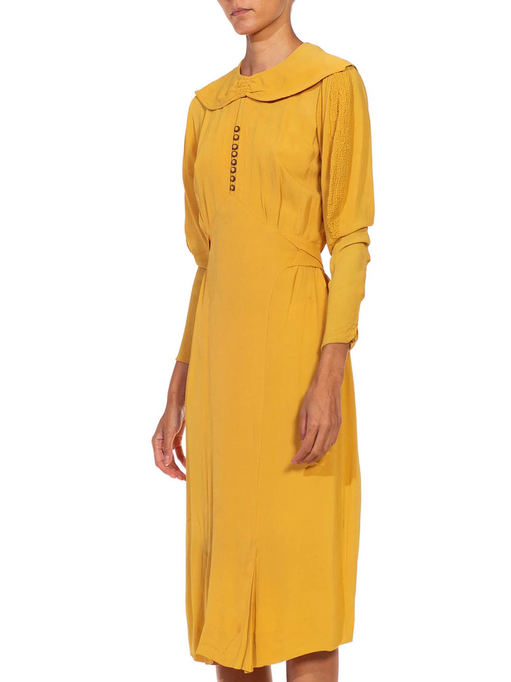 1930S Mustard Yellow Rayon Crepe Caplet Dress With Leg O Mutton Sleeves In Excellent Condition For Sale In New York, NY