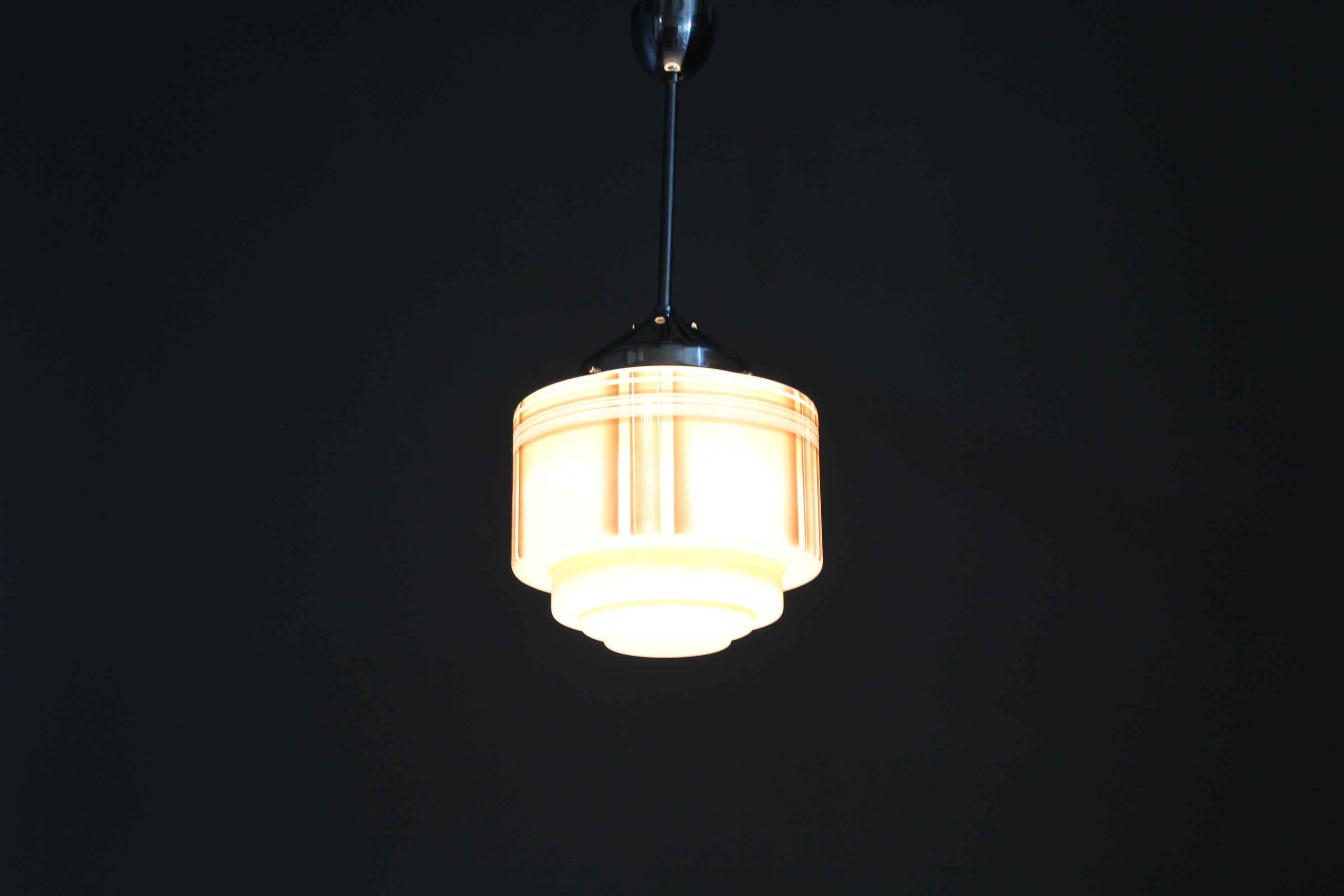 1930s NAPAKO Art Deco Pendant Light in Chrome and Glass, Restored, New Wiring For Sale 6