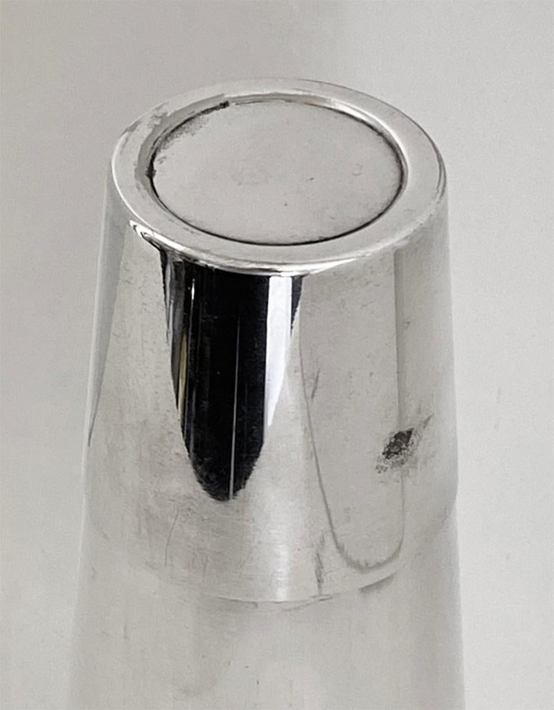 Shaker à cocktail en métal argenté Napier des années 1930, Design/One par Emil Schuelke en vente 4