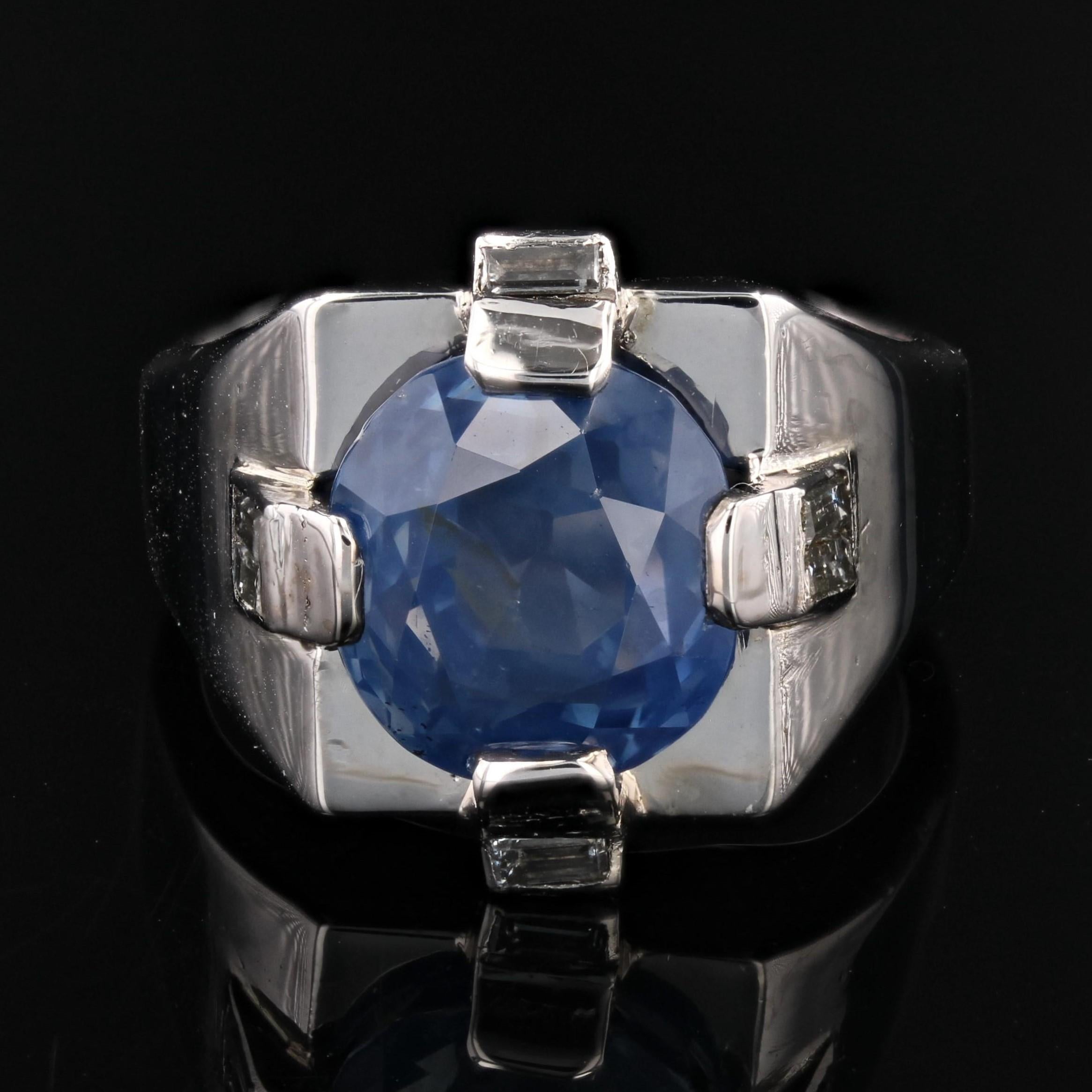 Women's or Men's 1930s Natural 9.36 Carat Ceylon Sapphire Diamond Art Deco Signet Ring For Sale