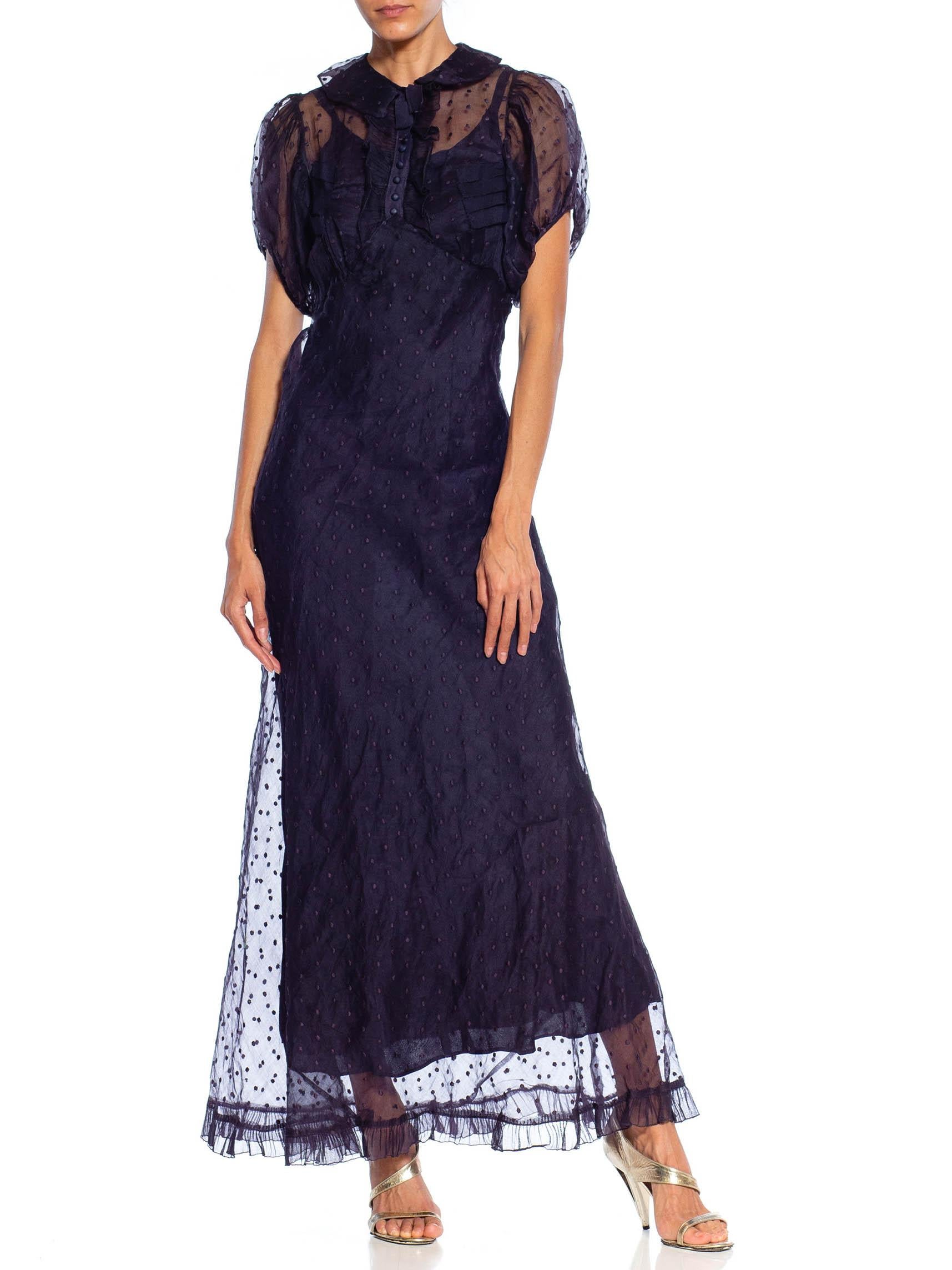 1930S Marineblau Bias Cut Baumwolle Schweizer Dot Organdy Puffärmel Kleid mit Rayon  im Zustand „Hervorragend“ im Angebot in New York, NY