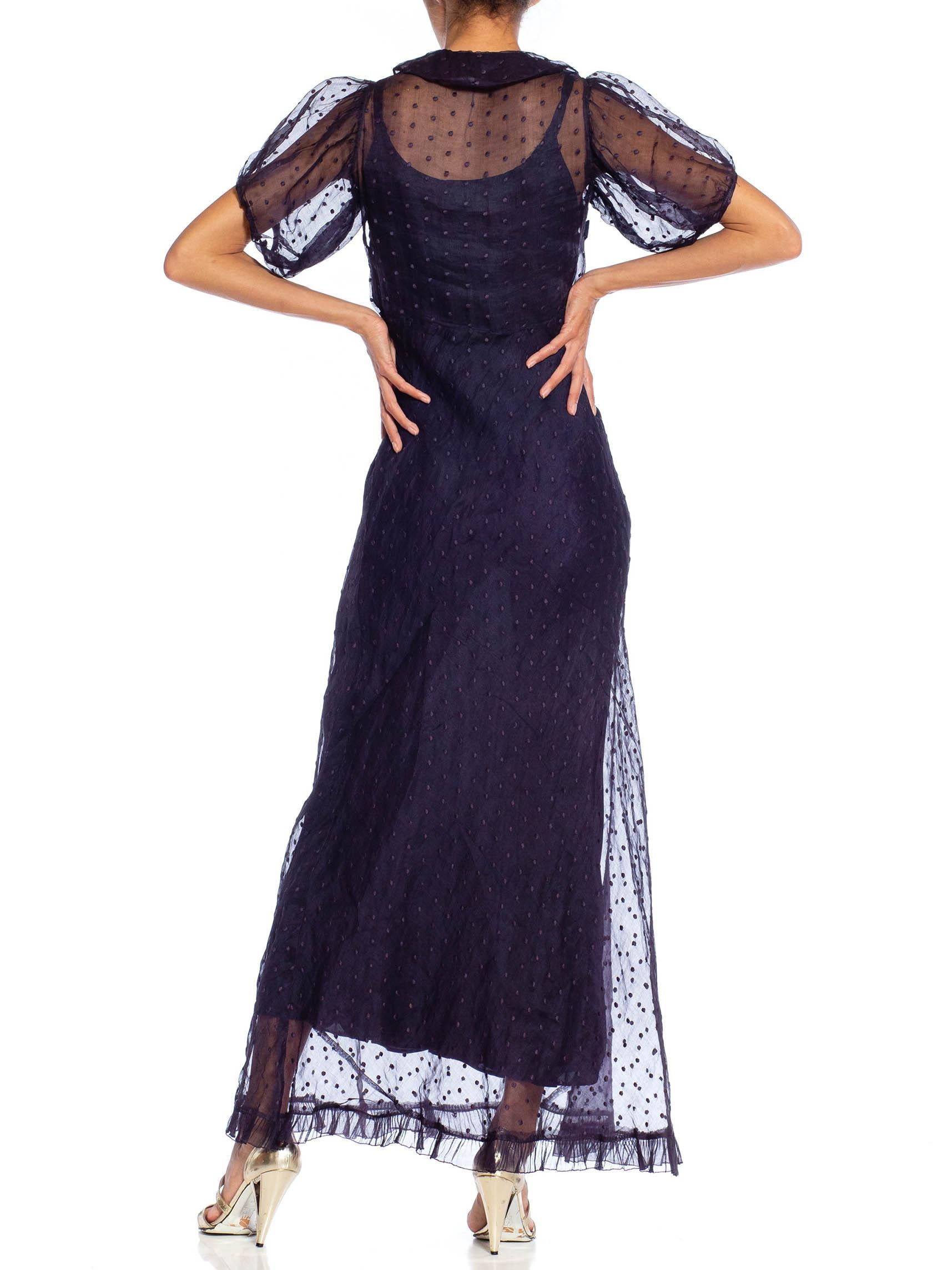 1930S Marineblau Bias Cut Baumwolle Schweizer Dot Organdy Puffärmel Kleid mit Rayon  Damen im Angebot