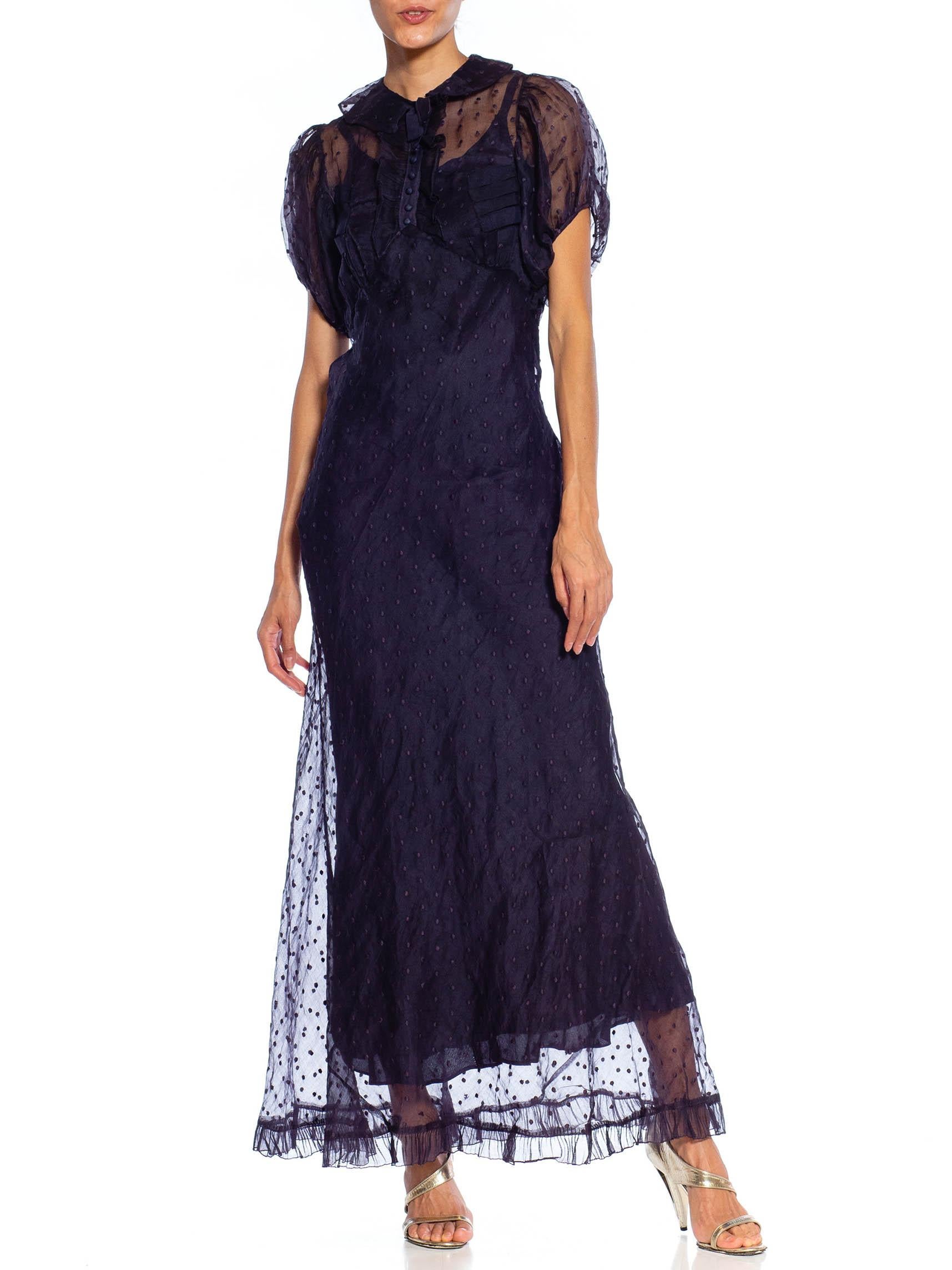 1930S Marineblau Bias Cut Baumwolle Schweizer Dot Organdy Puffärmel Kleid mit Rayon  im Angebot 1