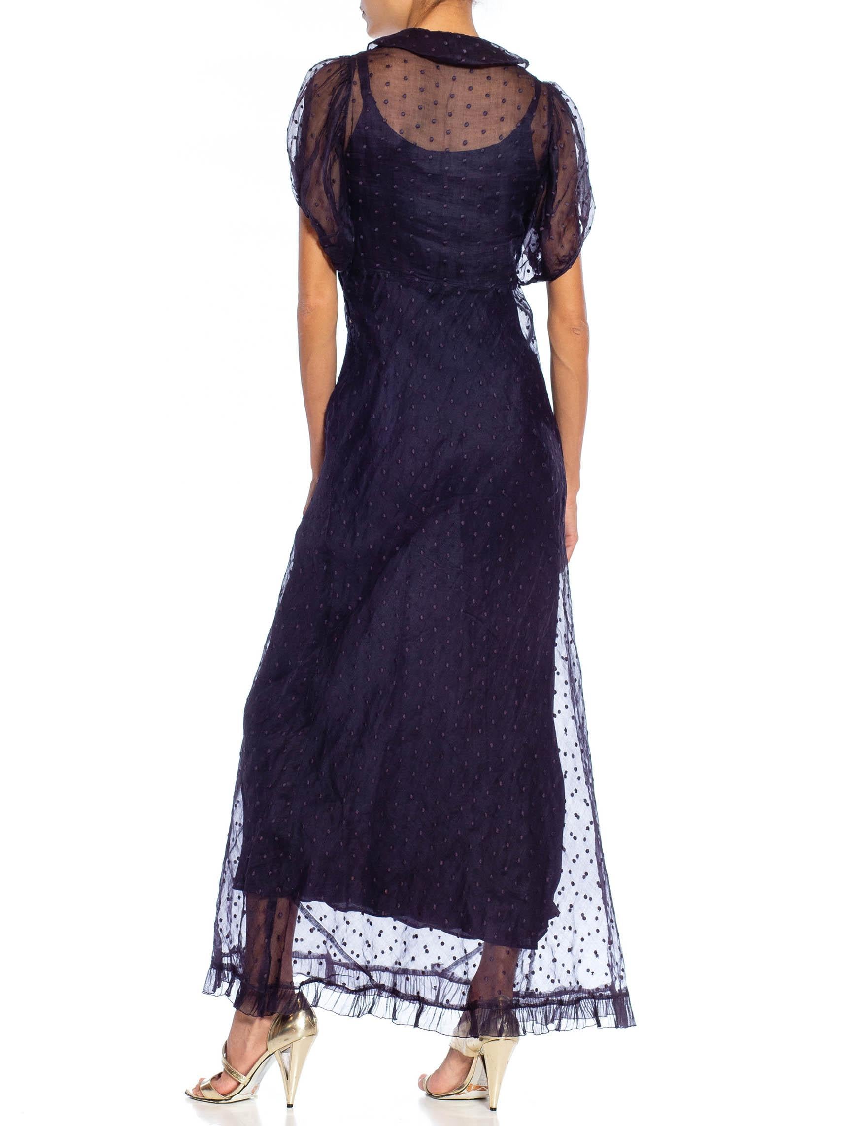 1930S Marineblau Bias Cut Baumwolle Schweizer Dot Organdy Puffärmel Kleid mit Rayon im Angebot 4