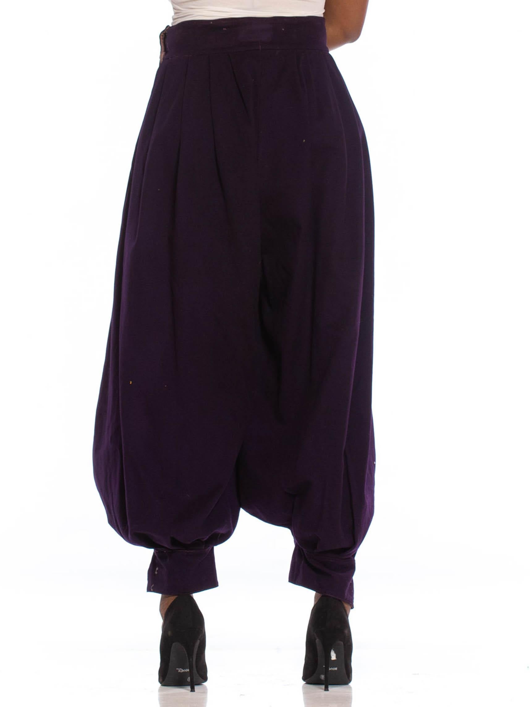 Gabardine en laine bleu marine des années 1930  Pantalon pour homme de Warner Bros Costumes Bon état - En vente à New York, NY