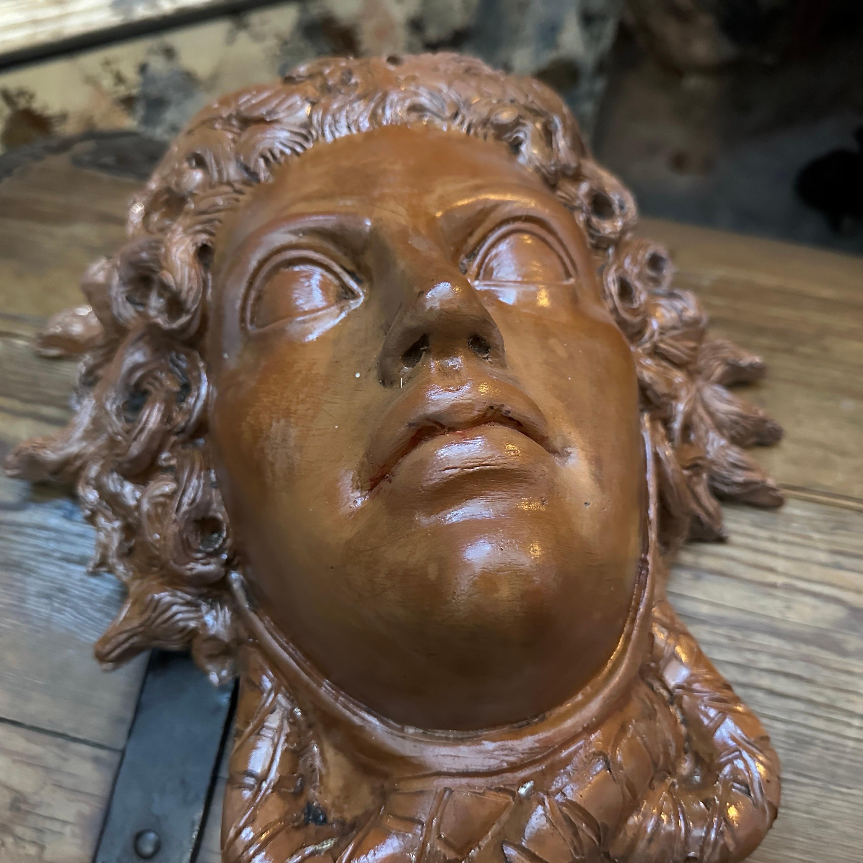 Testa di Medusa siciliana in terracotta in stile neoclassico del 1930 2