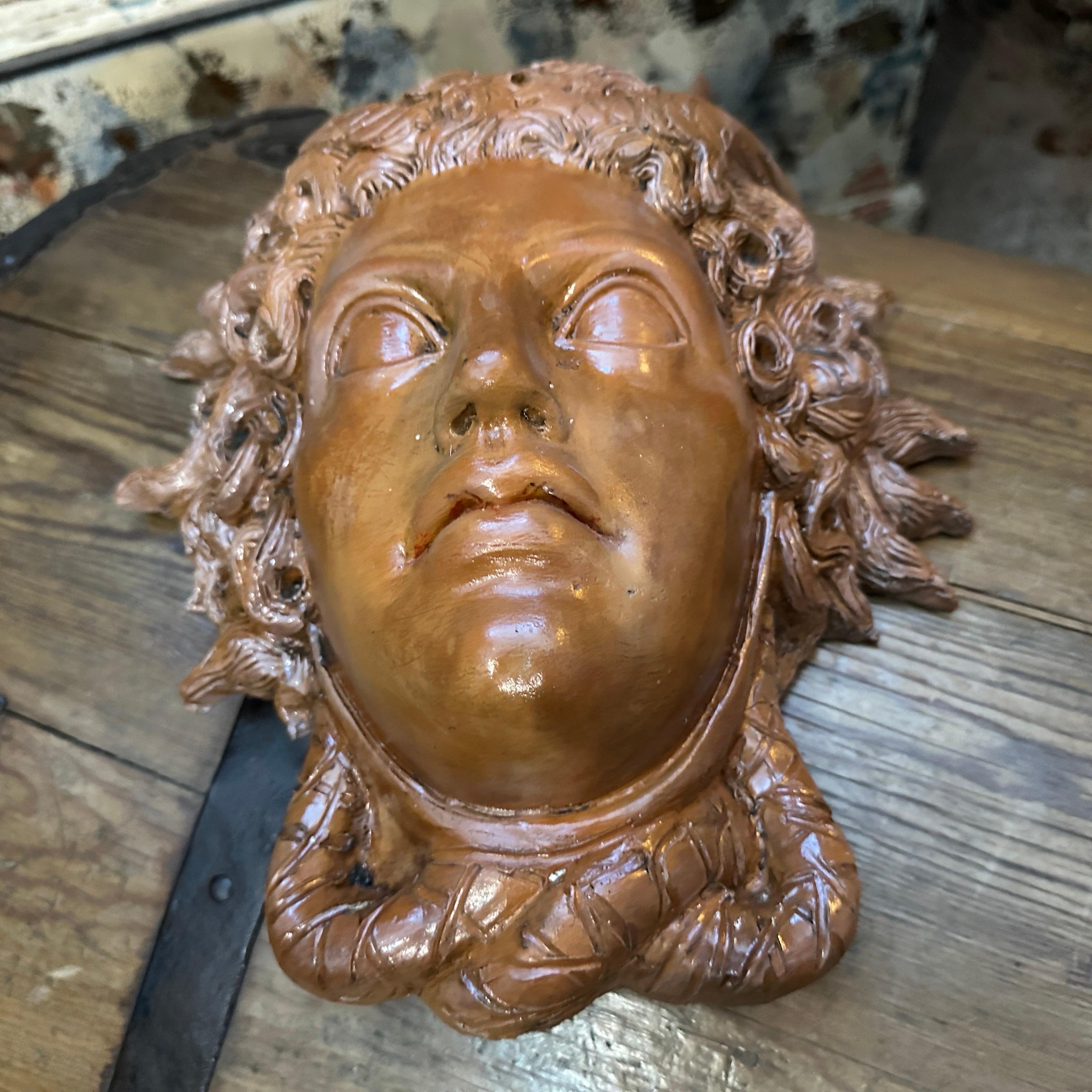 Testa di Medusa siciliana in terracotta in stile neoclassico del 1930 5