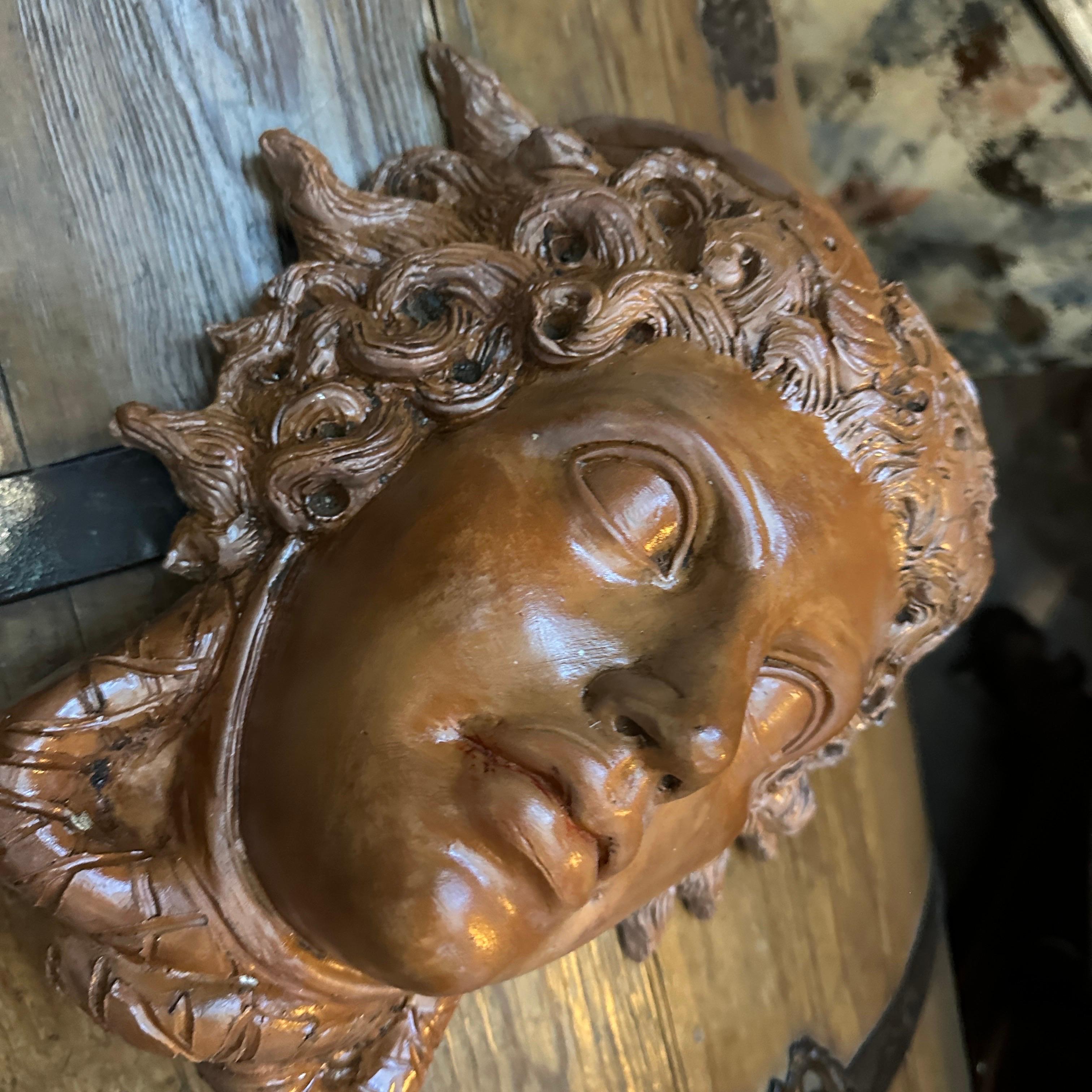 Siciliano Testa di Medusa siciliana in terracotta in stile neoclassico del 1930