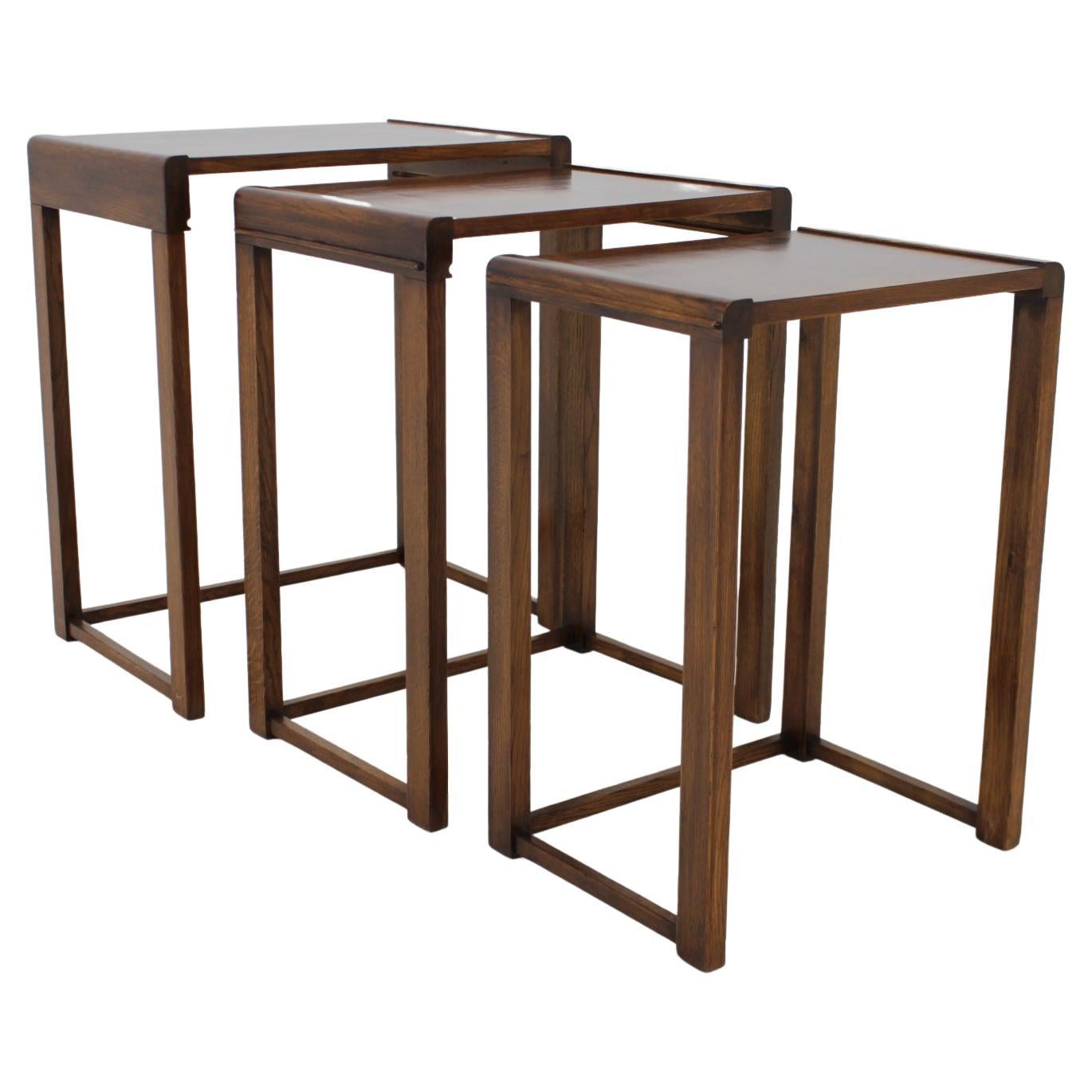 Refinished Set of 3 Nesting Tables in Walnut by Drexel at 1stDibs