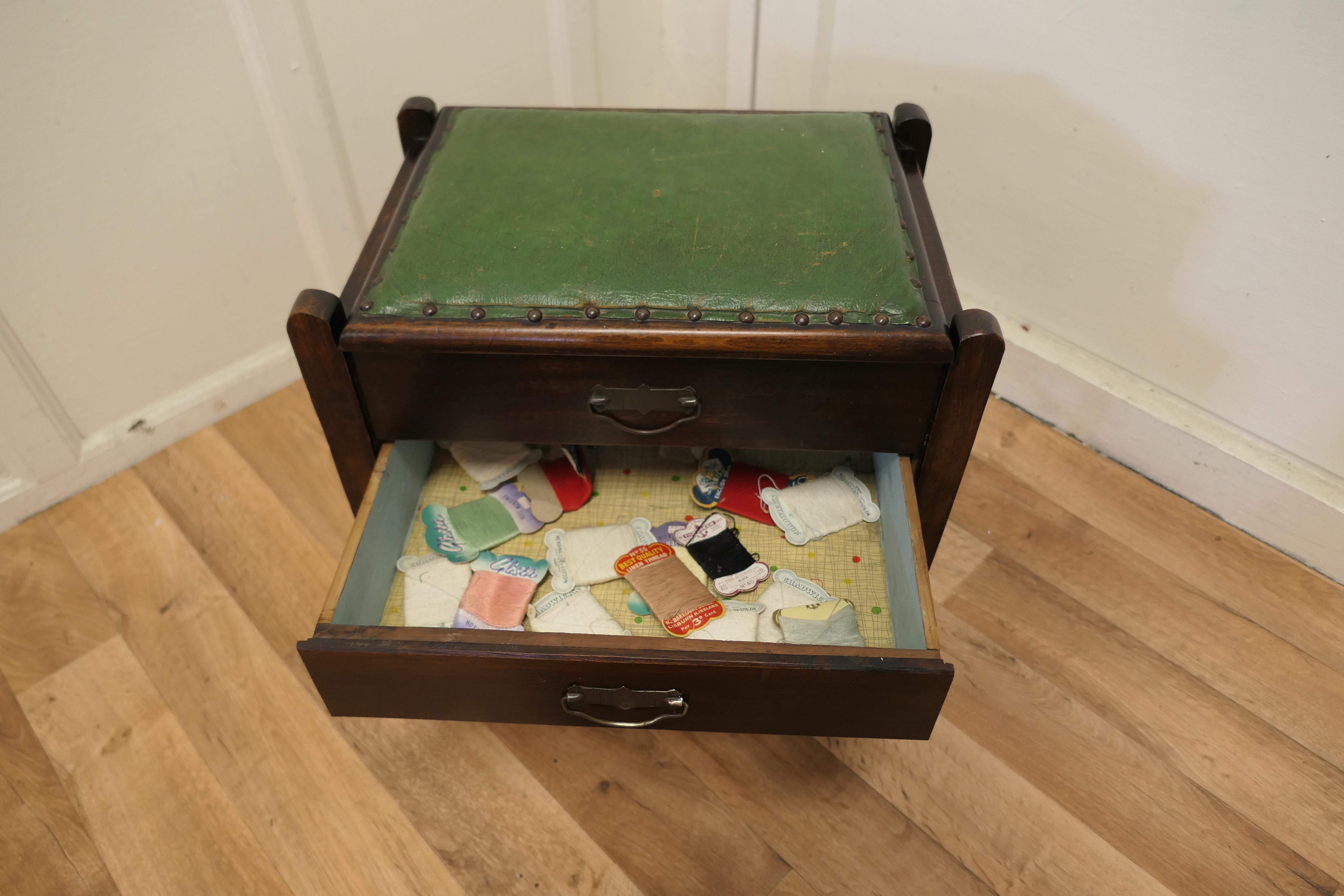 20th Century 1930s Oak Sewing Box Table with Drawer For Sale