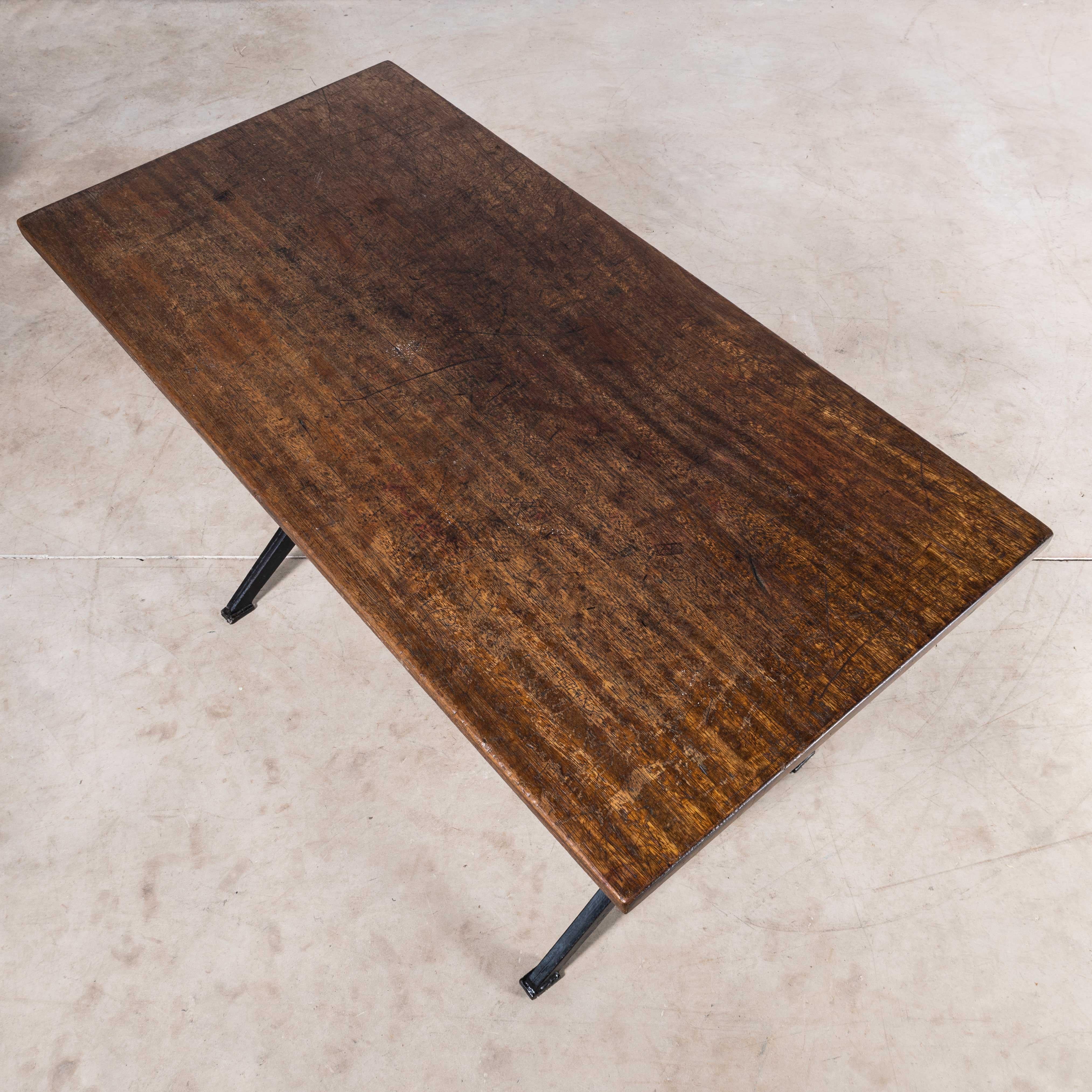 Table à base en métal moulé Baumann d'origine des années 1930 (874.1) en vente 4