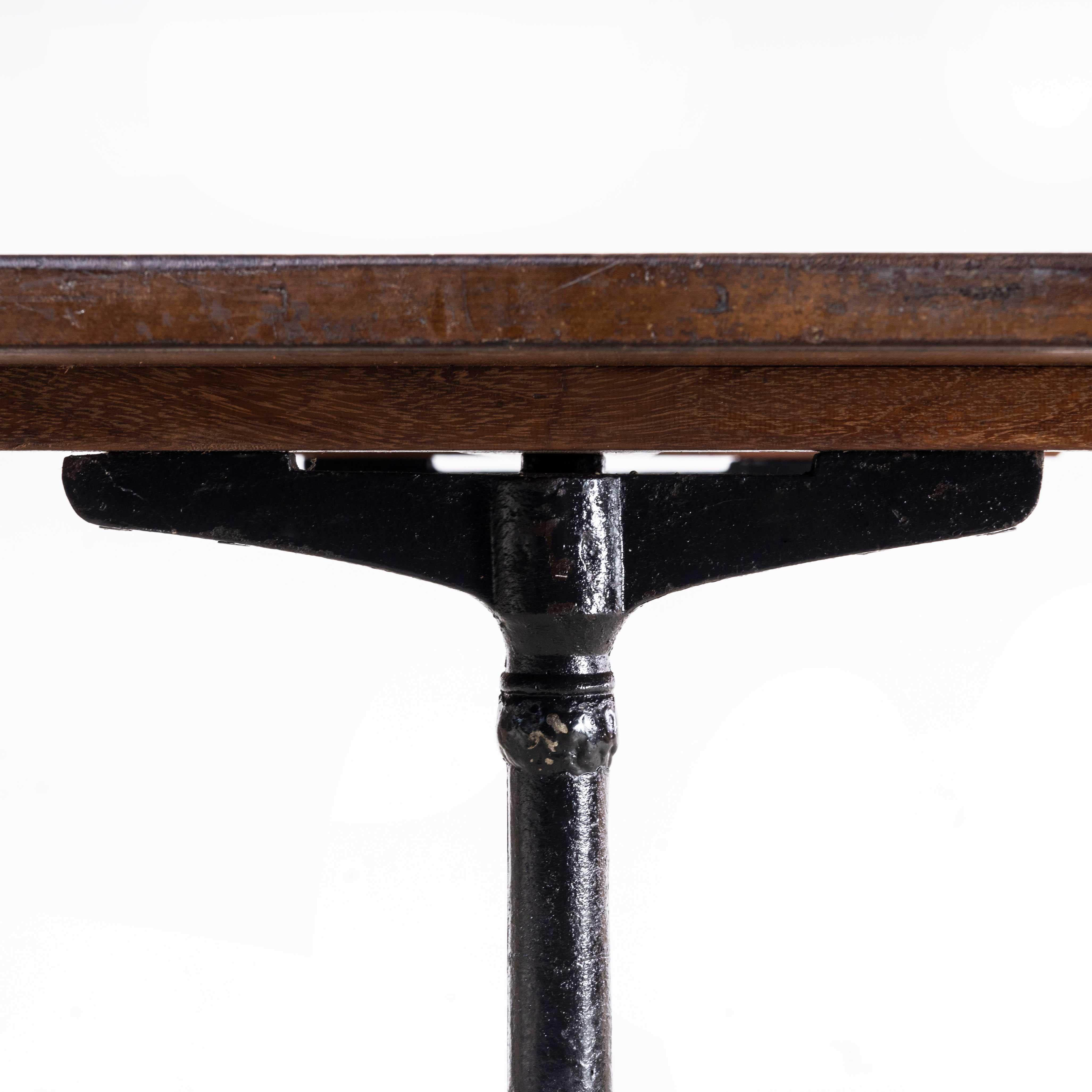 Table à base en métal moulé Baumann d'origine des années 1930 (874.1) en vente 5