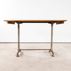 1930er Original Fischel Bistro-Esstisch mit Gussfuß