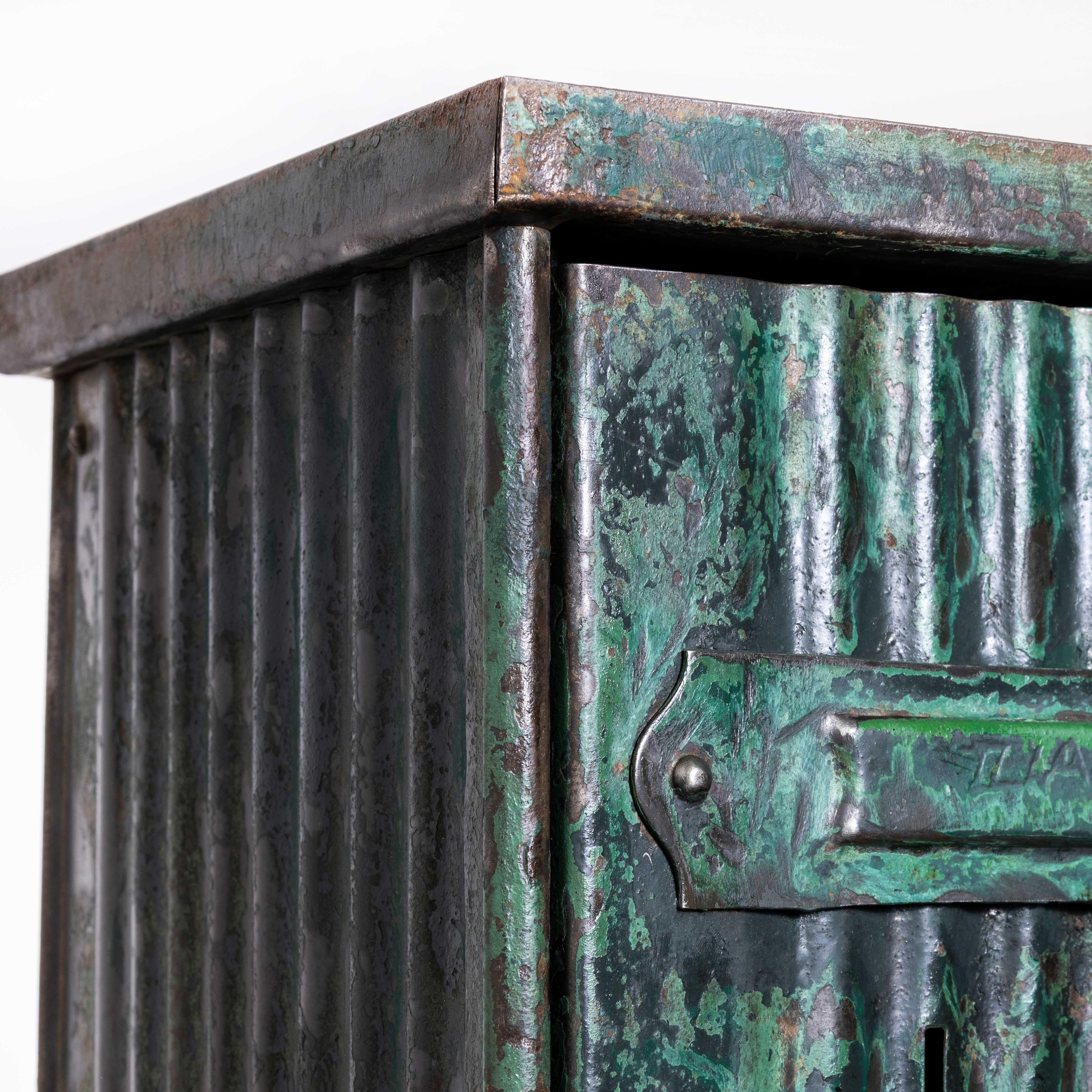 1930s Original Forge De Strasbourg, Strafor, Green Five Door Locker For Sale 5