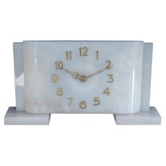 1930s Original French Art Deco Table Clock in Alabaster, 1930s