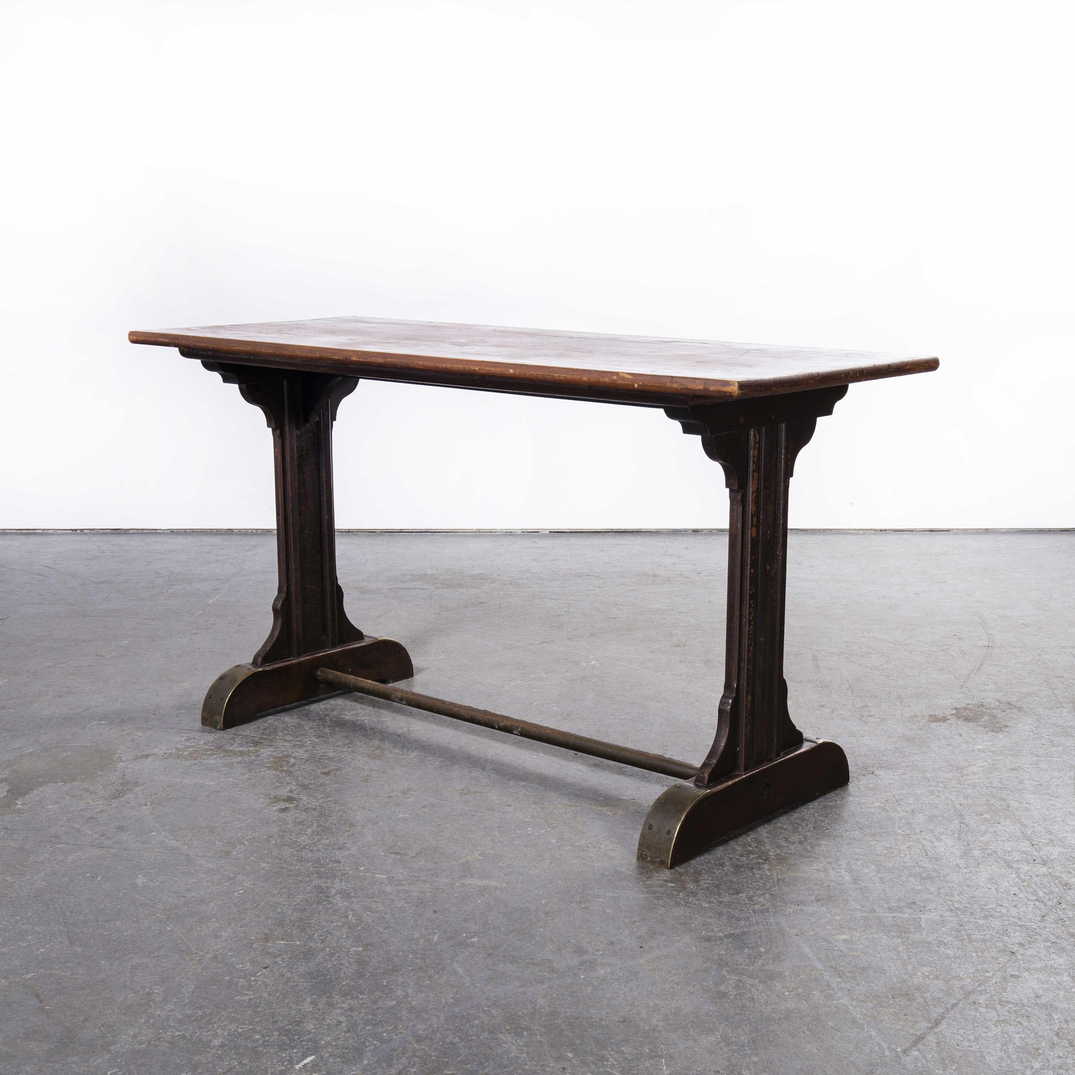 1930’s Original French Caf? Table – Rectangular dining table (model 1114.3)

1930’s Original French Caf? Table – Rectangular dining table. Instantly familiar, this is a classic French Caf? table that has survived since the 30’s. Made in solid oak