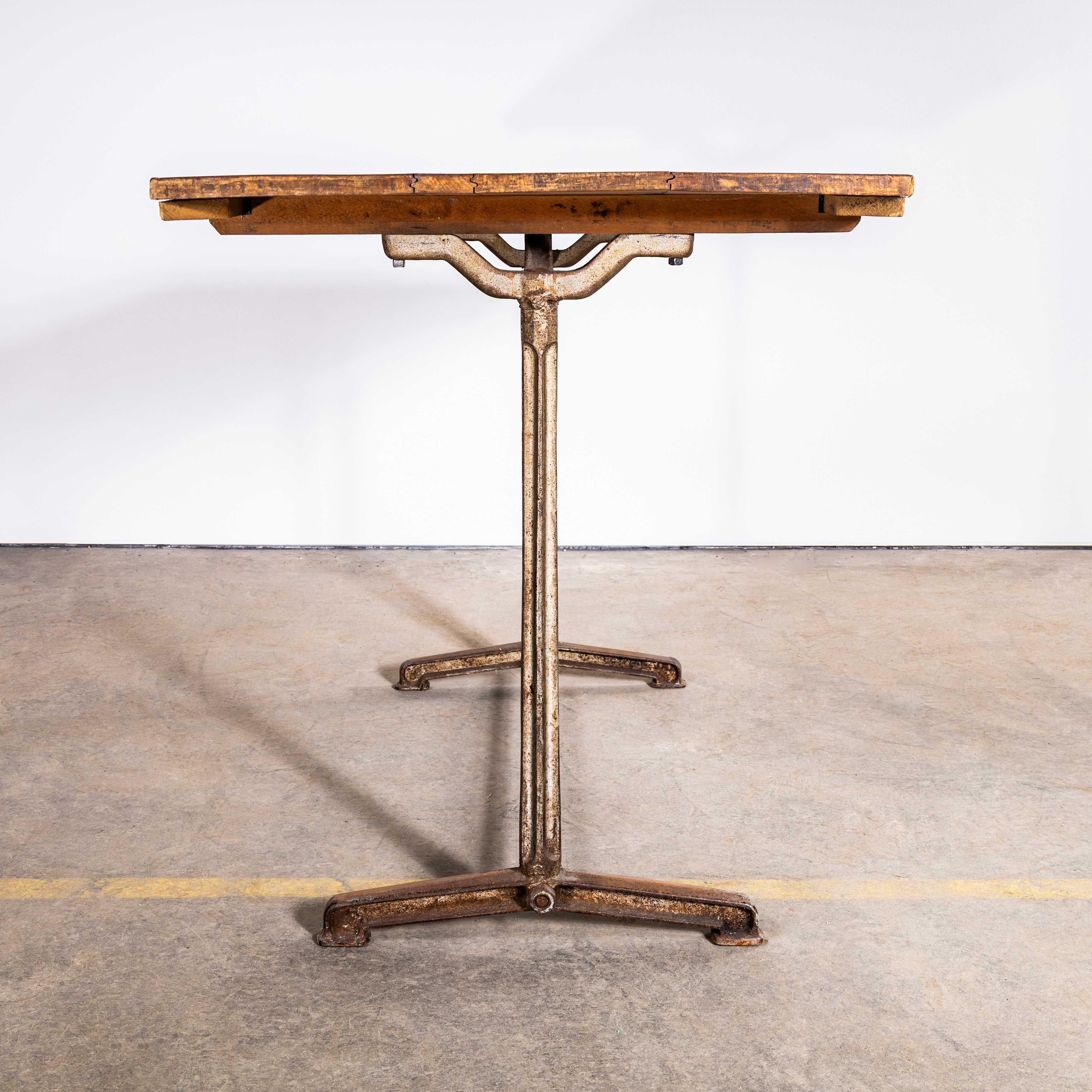 1930's Original French Cast Base Café Dining Table (3610) In Good Condition For Sale In Hook, Hampshire