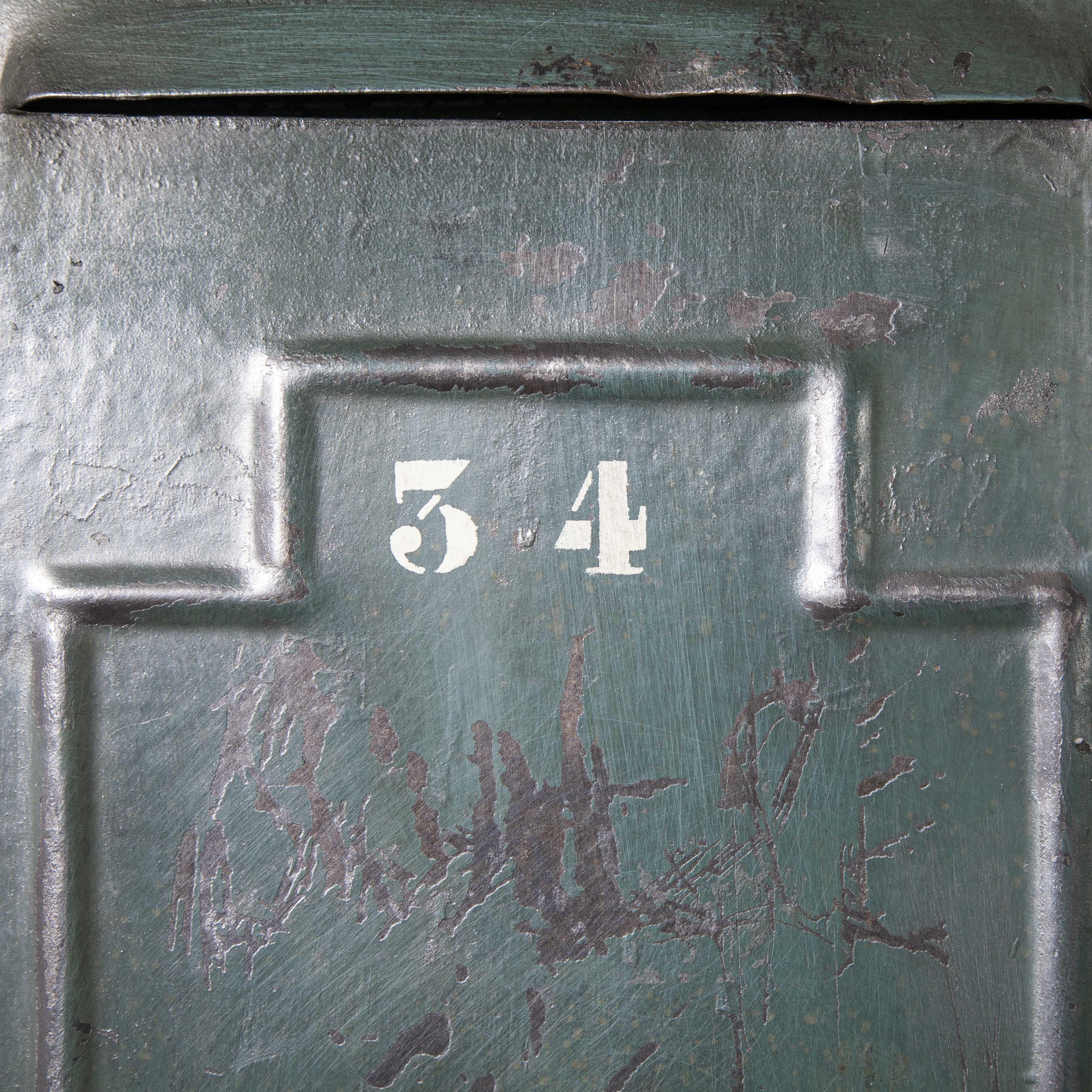 1930er Jahre Originaler französischer fünftüriger Metallschrank von Gantois (Mitte des 20. Jahrhunderts)