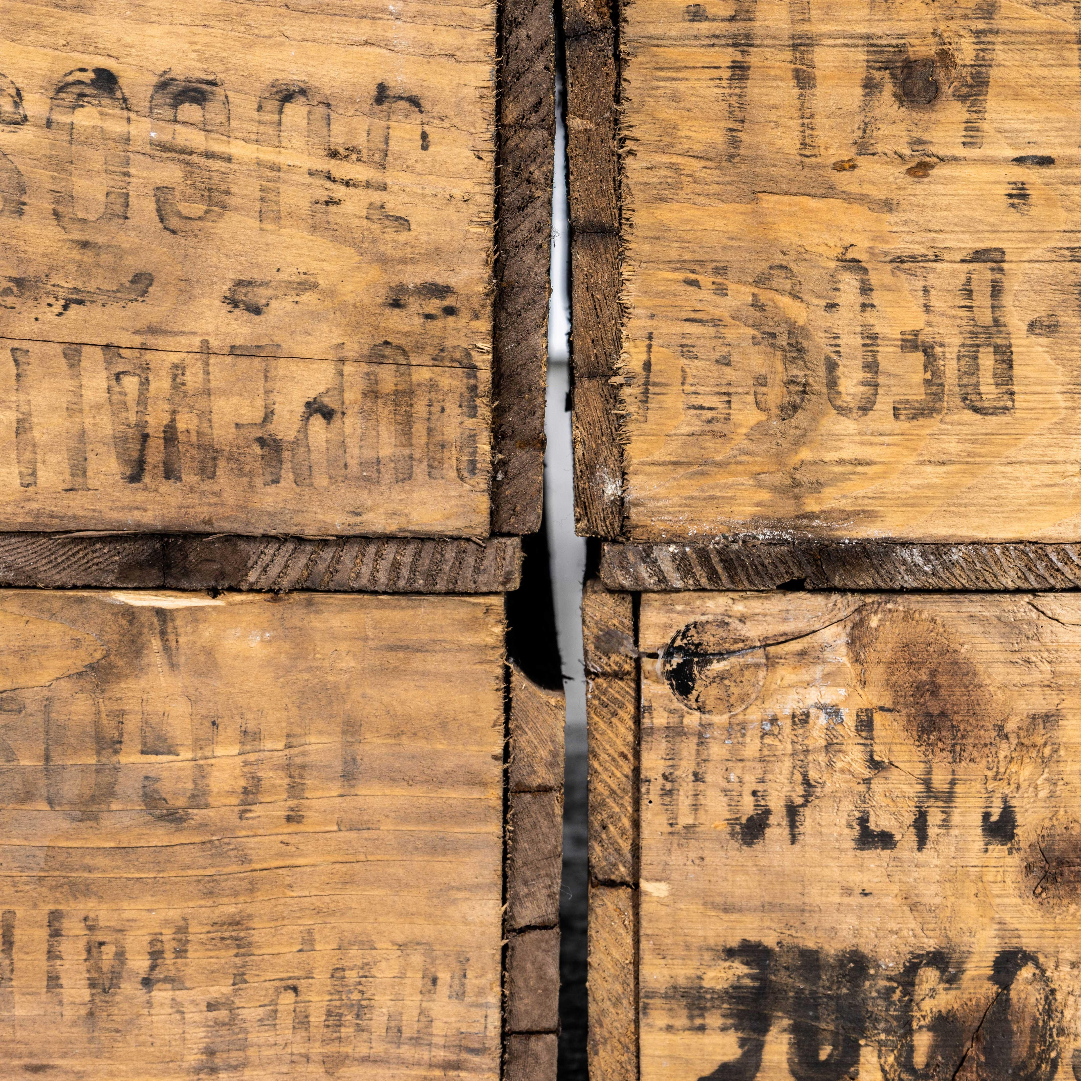 1930's Original Fruit Shipping Export Crates - Set Of Five In Good Condition For Sale In Hook, Hampshire