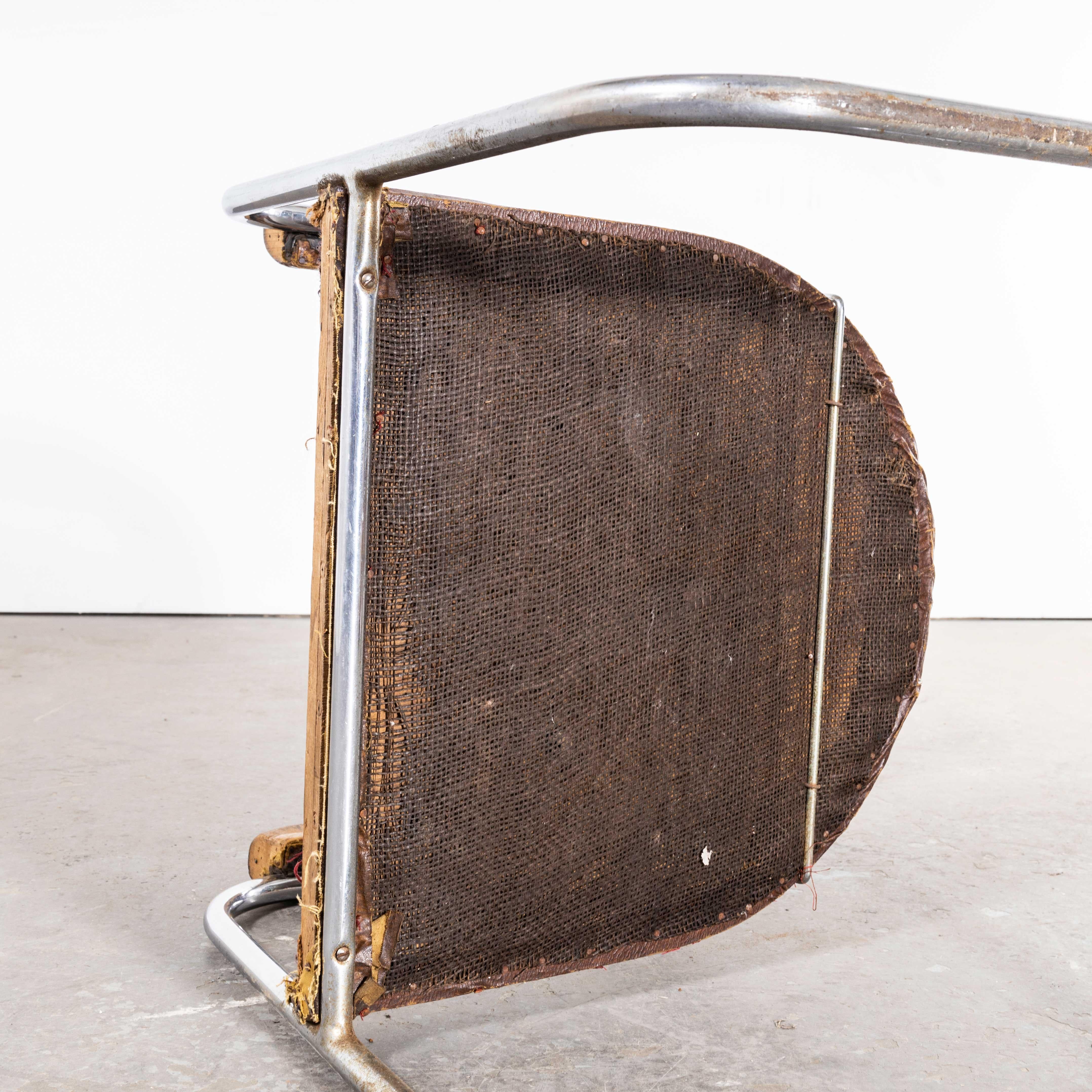 Chaise d'appoint en tube chromé d'origine Pel des années 1930 - cuir d'origine
Chaise d'appoint en chrome tubulaire d'origine Pel des années 1930 - cuir d'origine. Il s'agit d'une exceptionnelle et rare chaise de salle à manger en métal tubulaire
