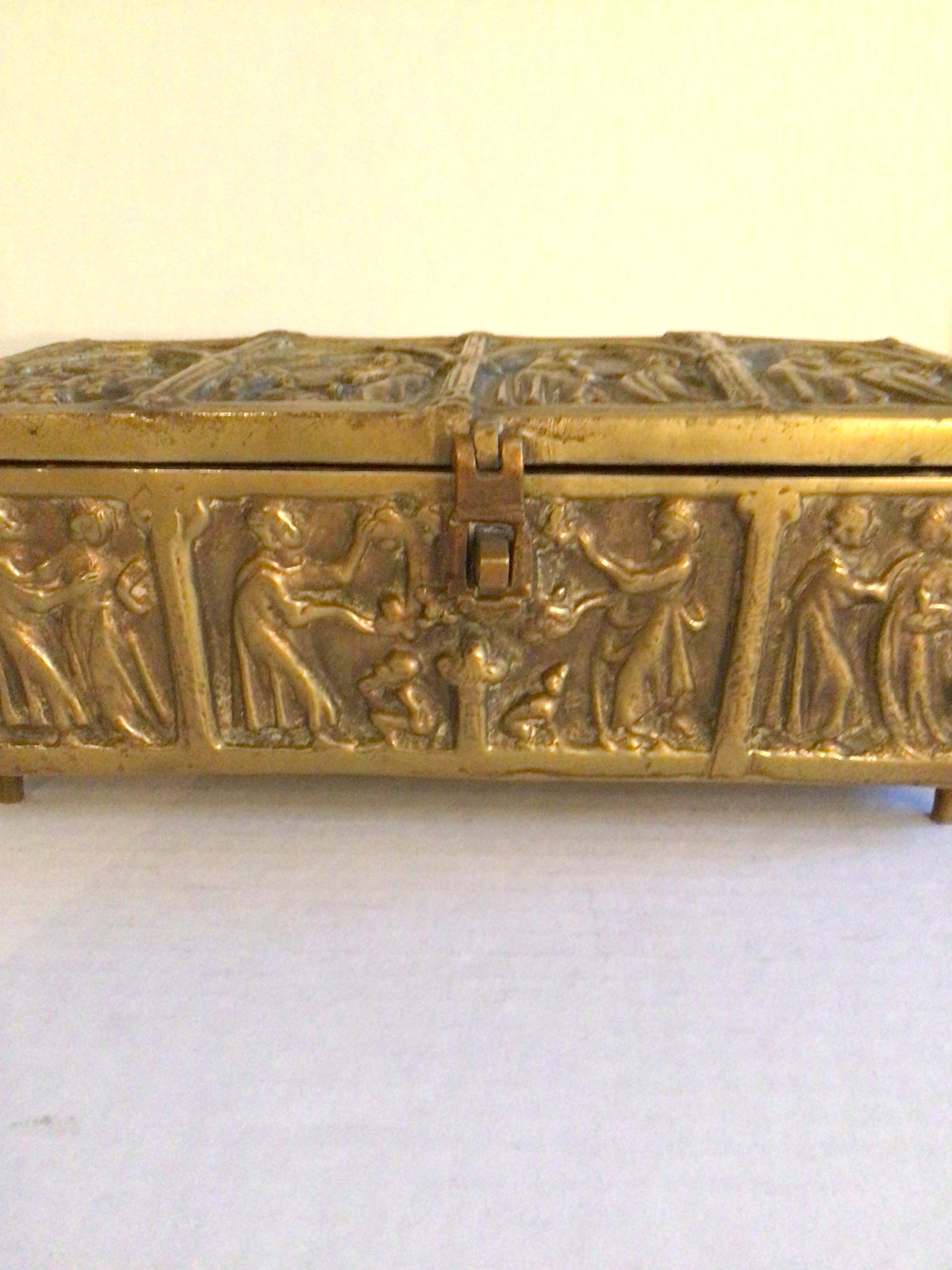 Mid-20th Century 1930s Ornate Bronze Box with Feet and Hinged Lid For Sale