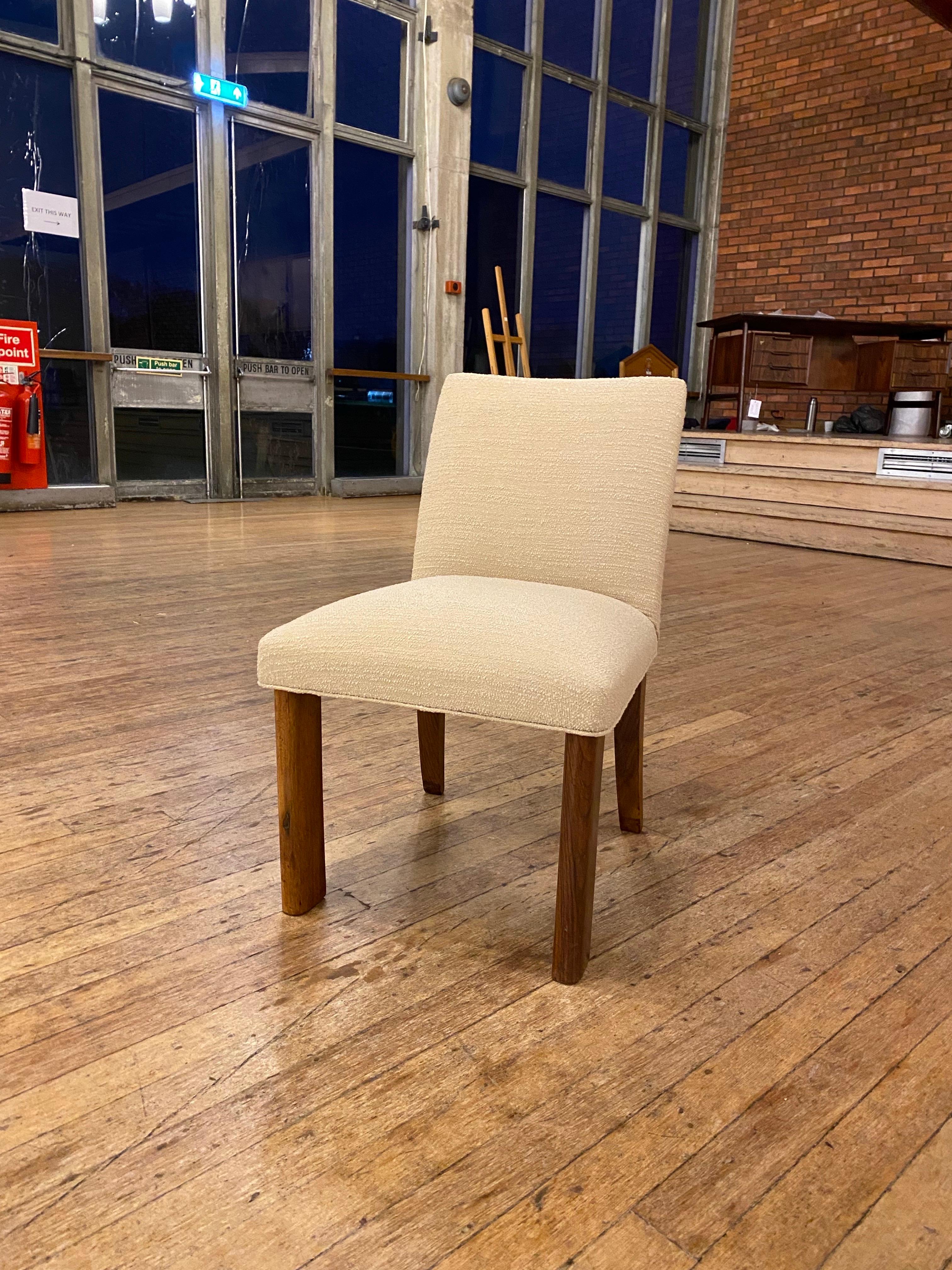 Italiano 1930 Osvaldo Borsani attribuito a una sedia in legno di palissandro, lana, Italia Art Déco in vendita