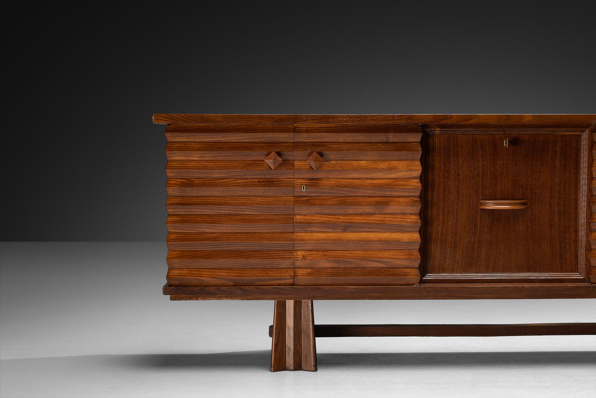 Credenza anni '30 Osvaldo Borsani per ABV con bar integrato in legno di castagno in vendita 1