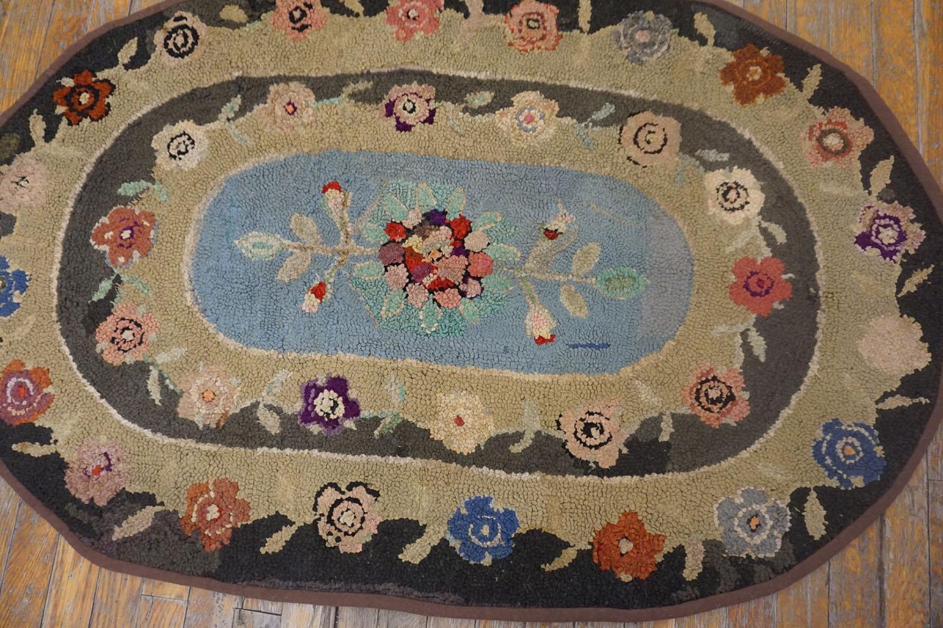 1930s Oval American Hooked Rug  For Sale 4