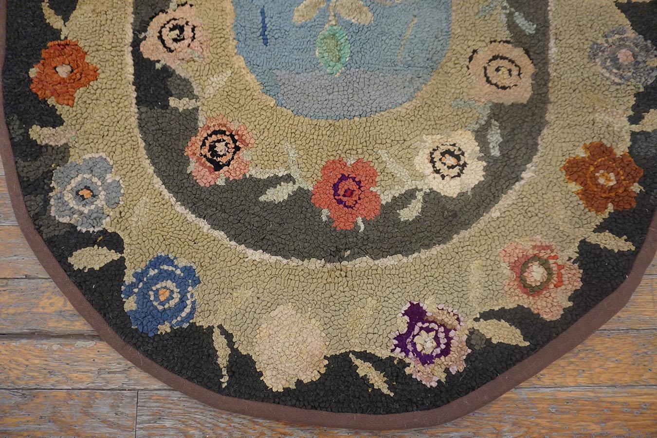Hand-Woven 1930s Oval American Hooked Rug  For Sale