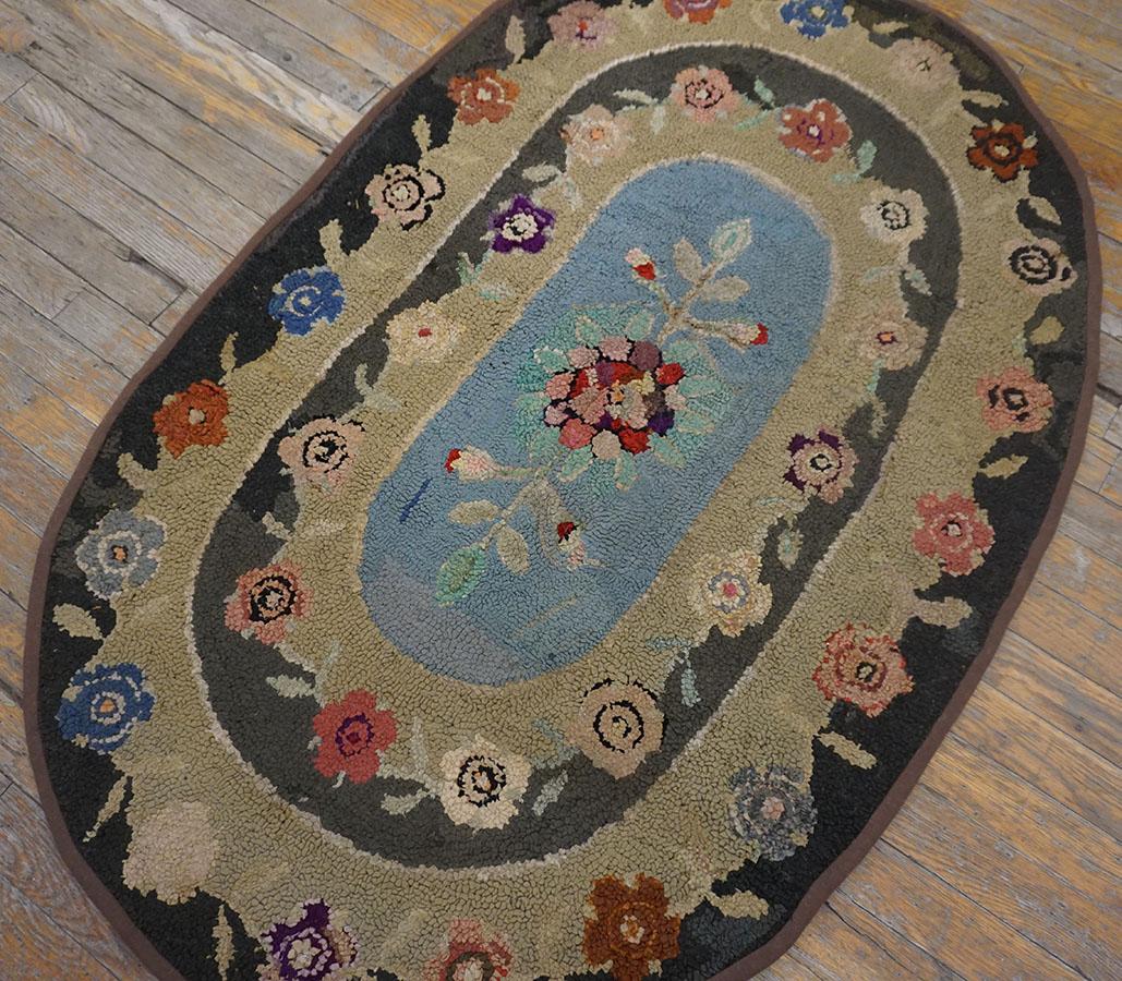 1930s Oval American Hooked Rug  In Good Condition For Sale In New York, NY