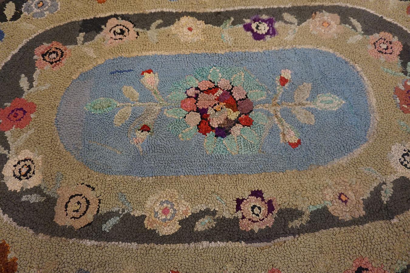 1930s Oval American Hooked Rug  For Sale 2