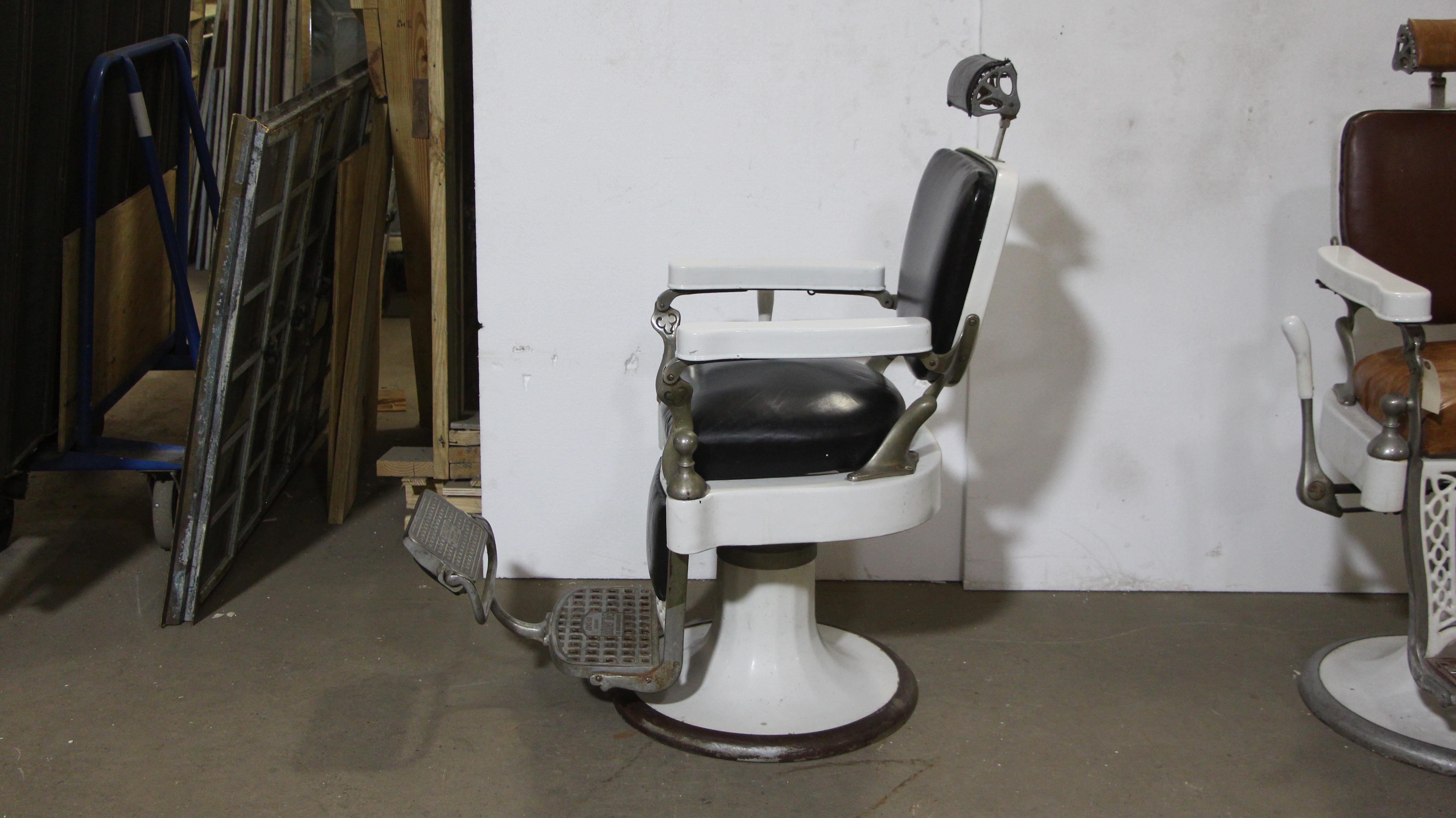 1930s Paider Barber Chair with Black Leather Upholstery and White Porcelain In Good Condition In New York, NY