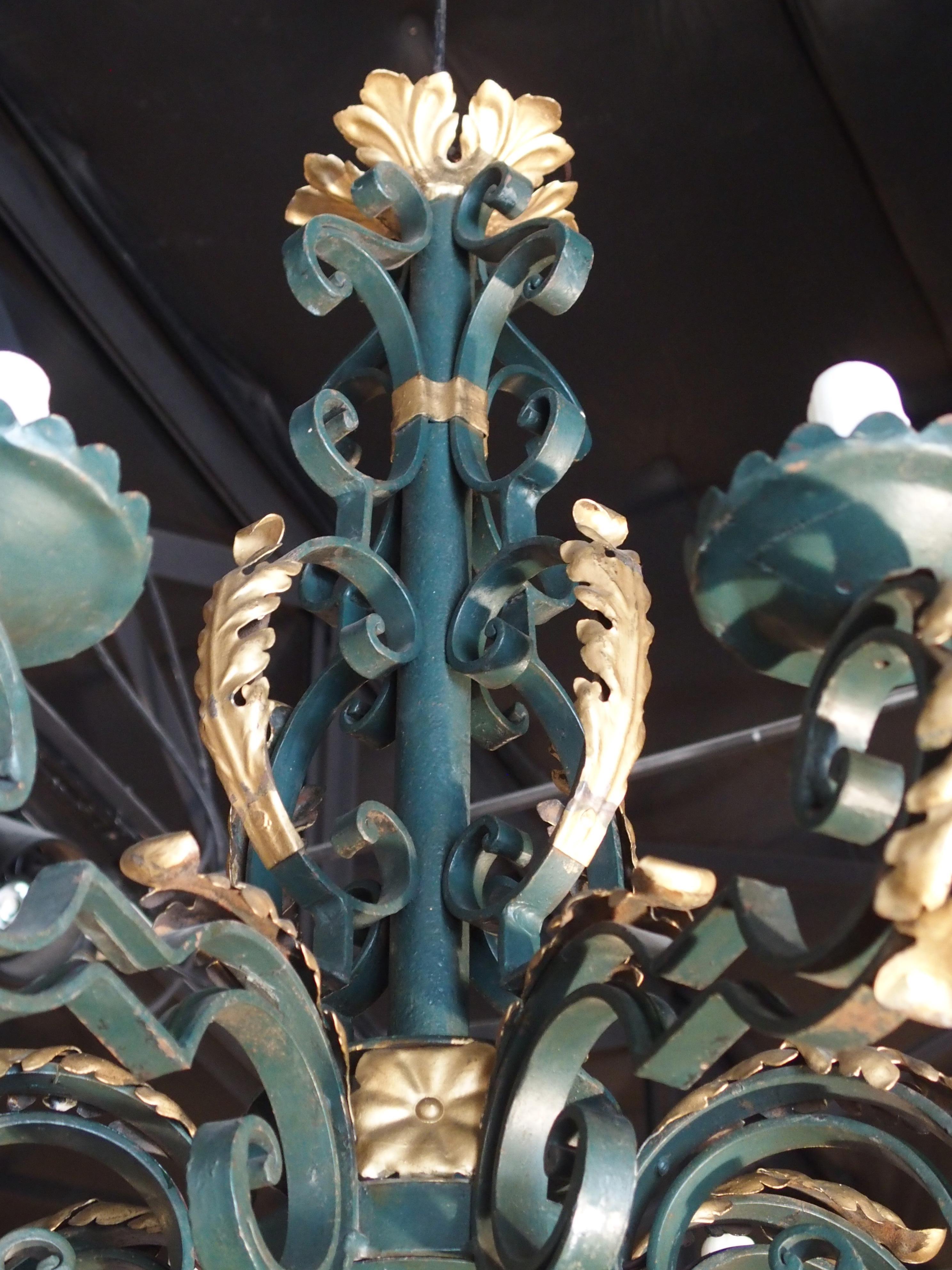 1930s Painted Iron and Tole 8-Light Chandelier from France 4