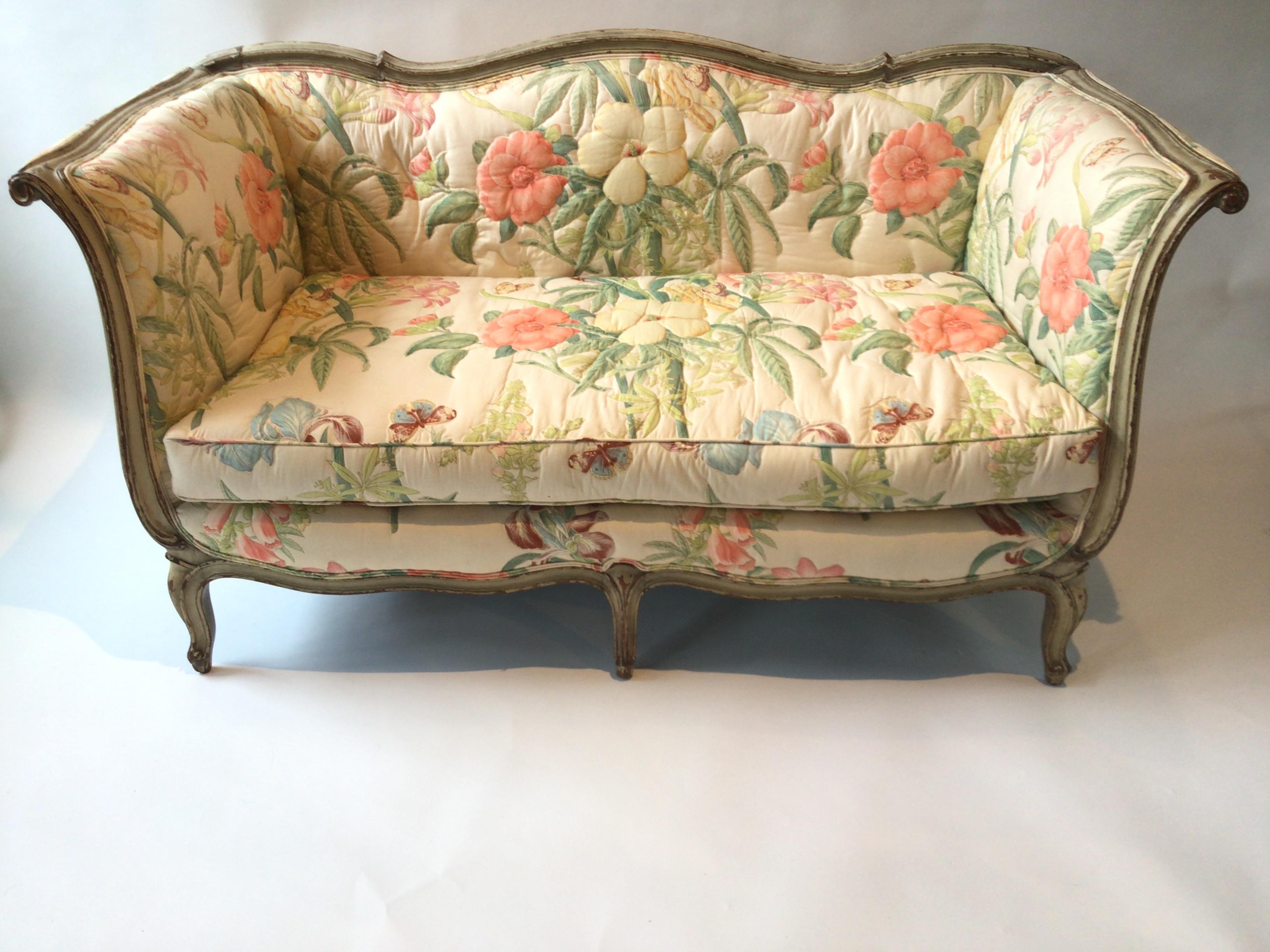 1930s French painted wood settee. Paint missing in areas. Needs reupholstering. Purchased from a Southampton, NY estate.
The fabric is now dirtier than it is in the pictures. Needs reupholstering.
