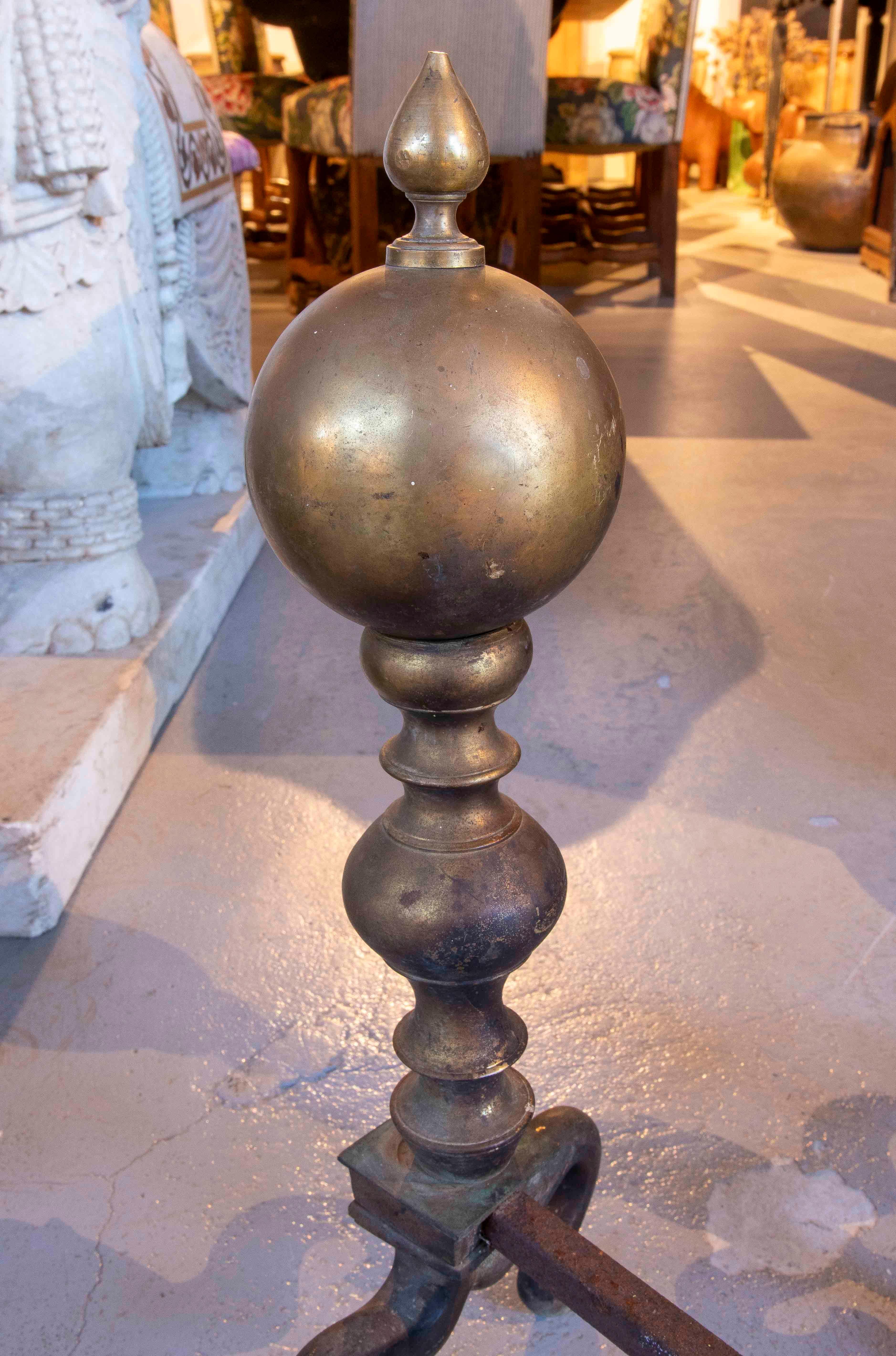 1930s Pair of Antique Andirons in Turned Bronze with Iron Base For Sale 5