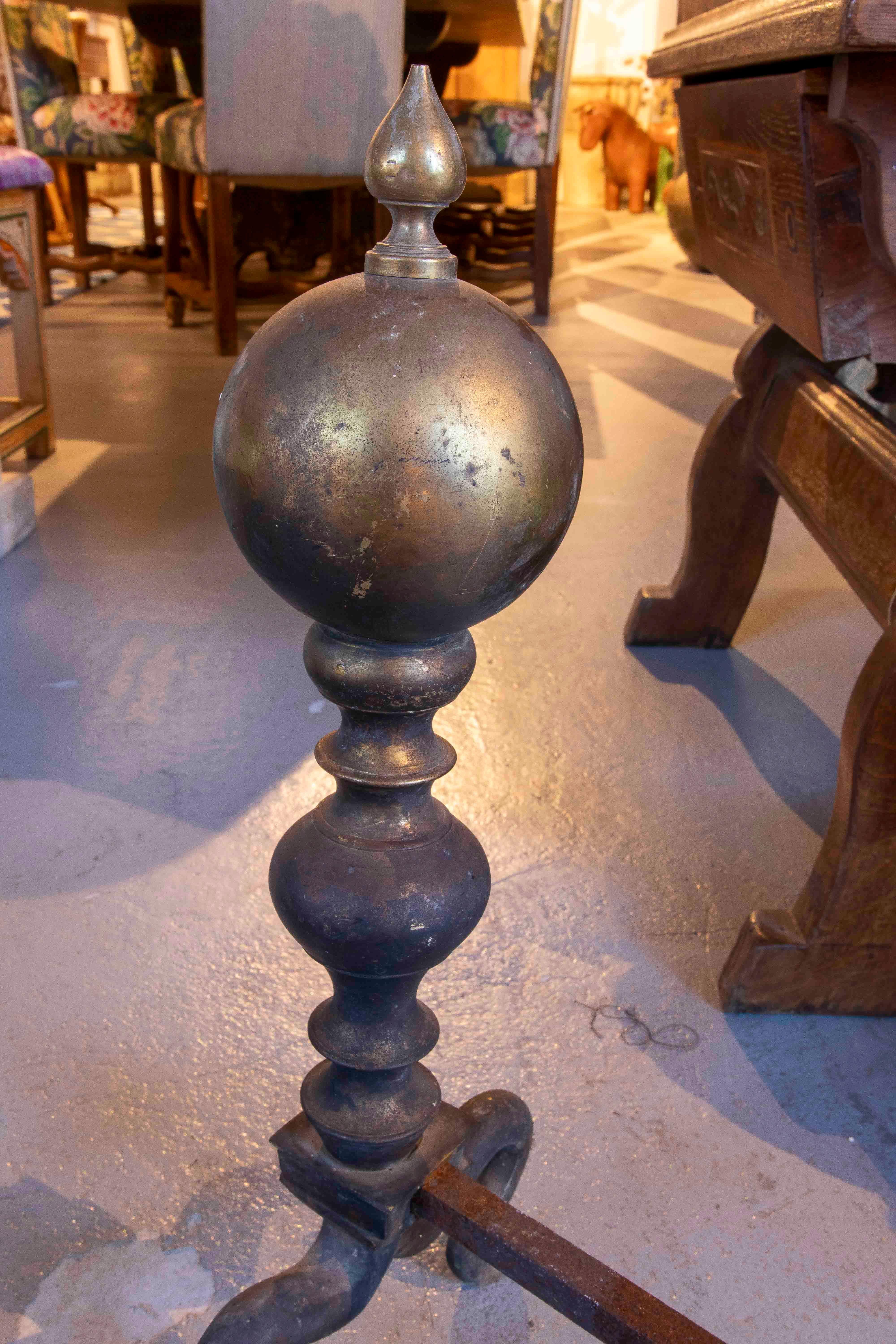 1930s Pair of Antique Andirons in Turned Bronze with Iron Base For Sale 6