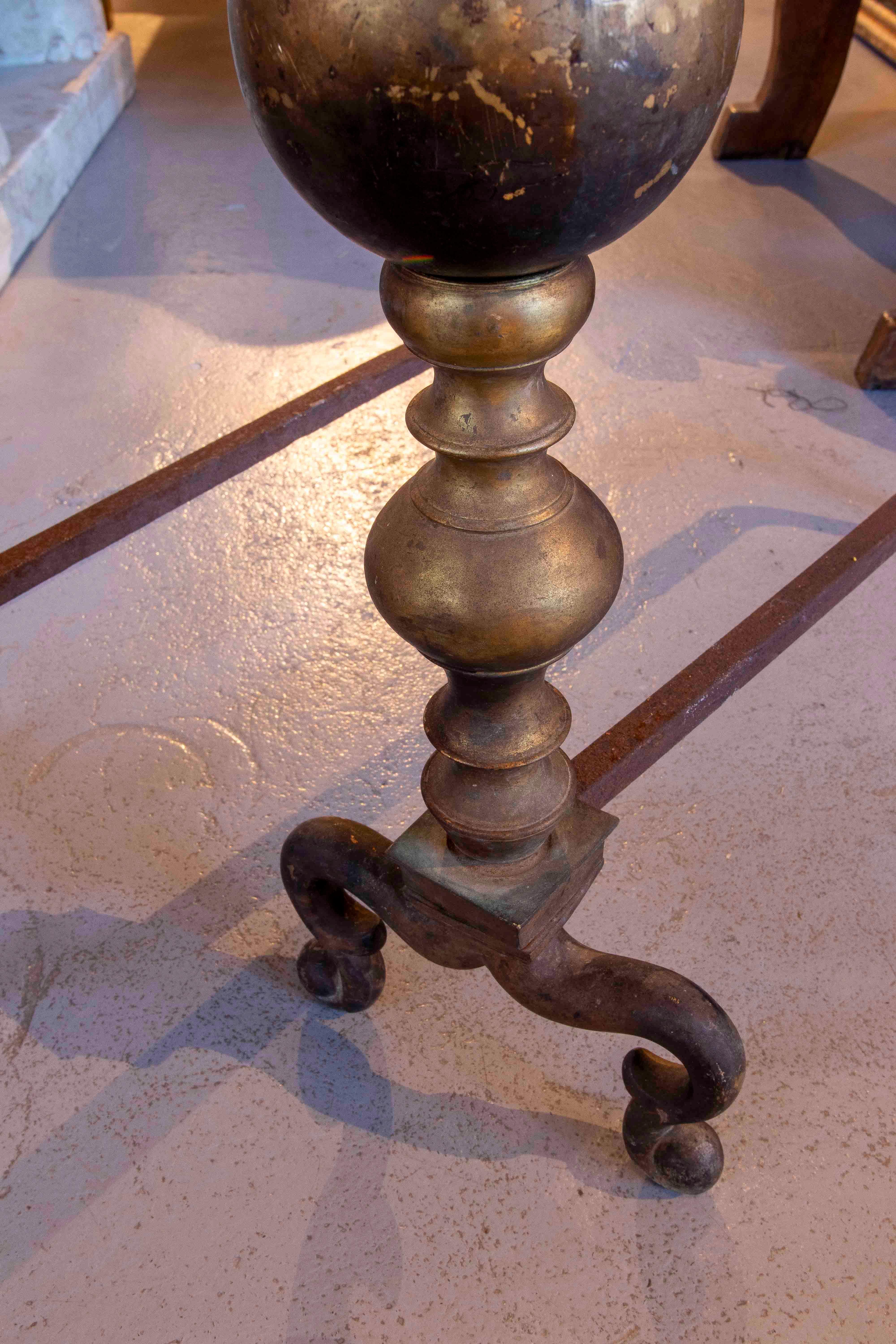 1930s Pair of Antique Andirons in Turned Bronze with Iron Base For Sale 3