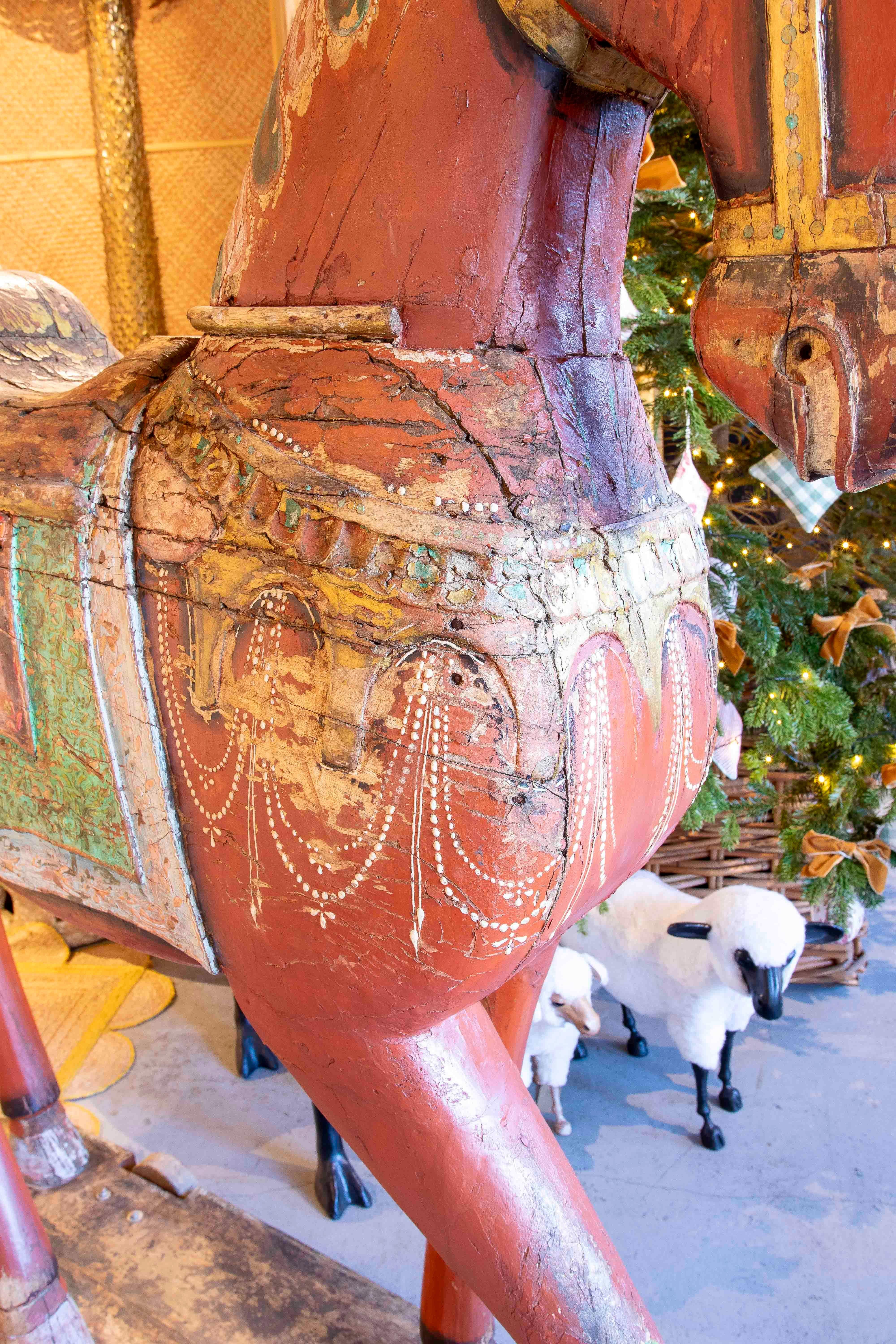 1930s Pair of Antique Painted Wooden Horses with Ornamental Details and Wheels In Good Condition In Marbella, ES