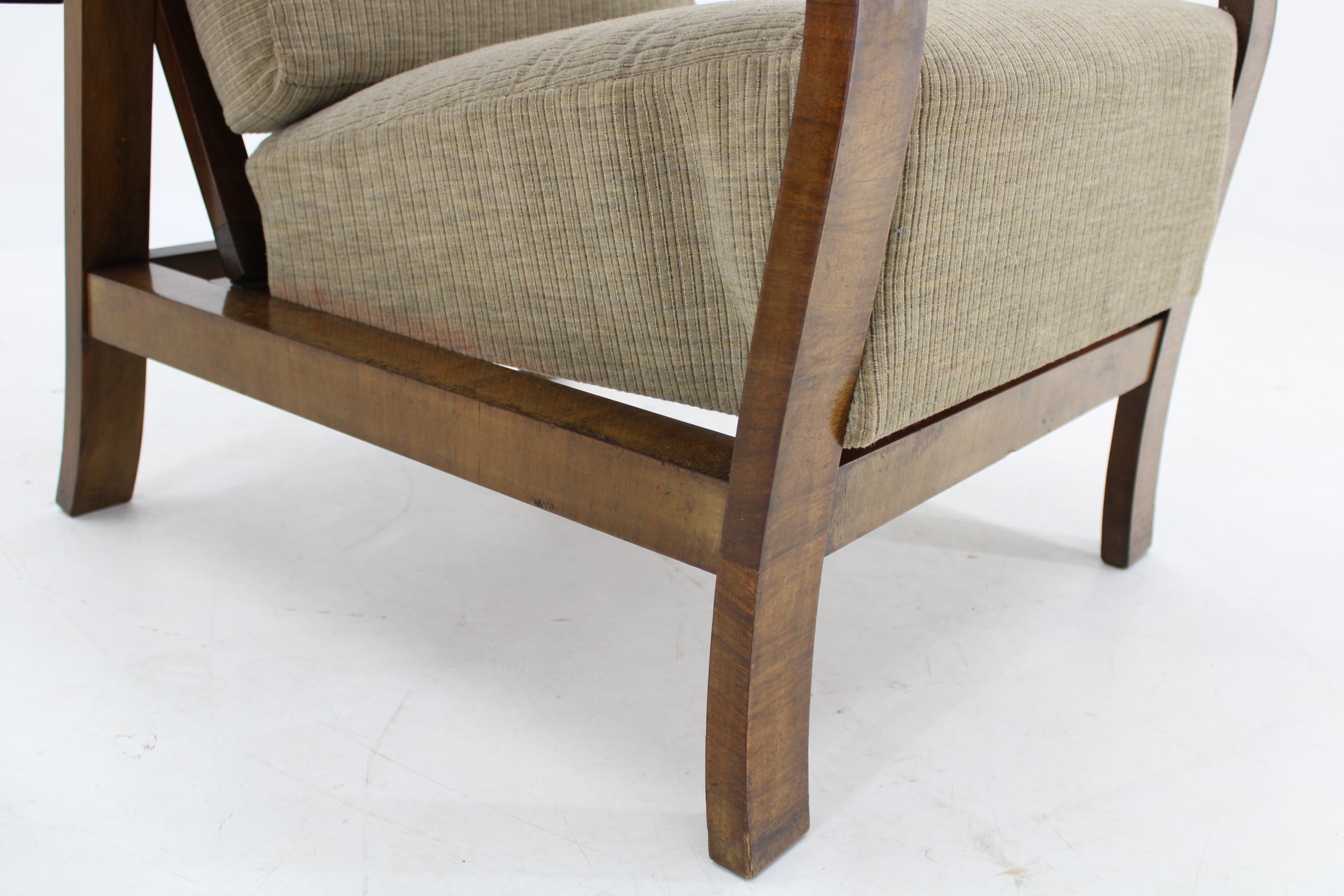 Coppia di poltrone Art Deco degli anni '30 in finitura noce, Cecoslovacchia in vendita 8