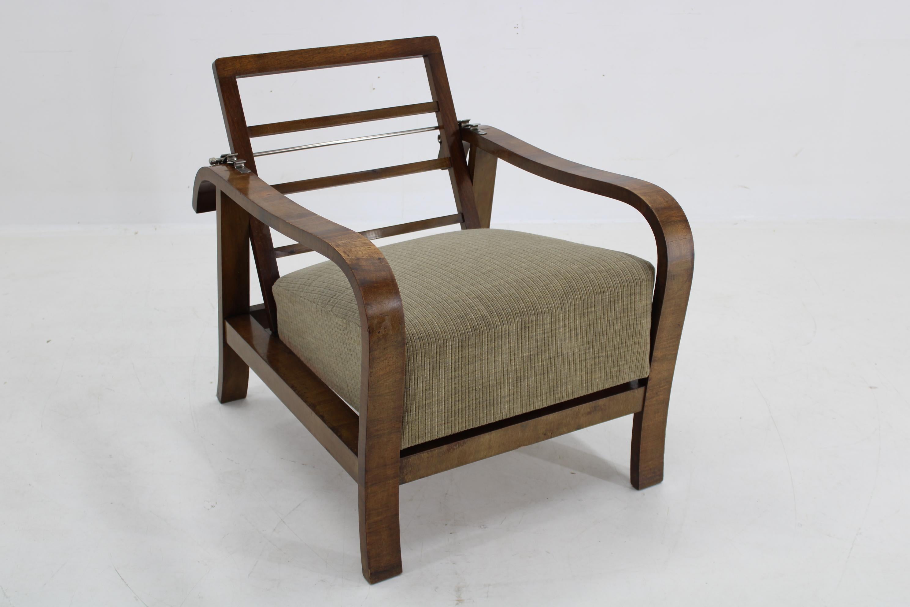 Coppia di poltrone Art Deco degli anni '30 in finitura noce, Cecoslovacchia in vendita 2