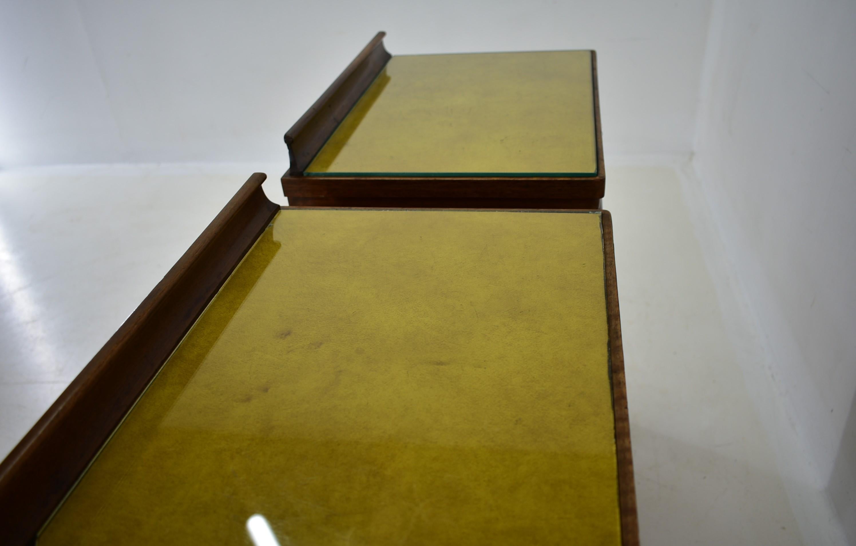 1930s Pair of Art Deco Bedside Tables, Czechoslovakia For Sale 8