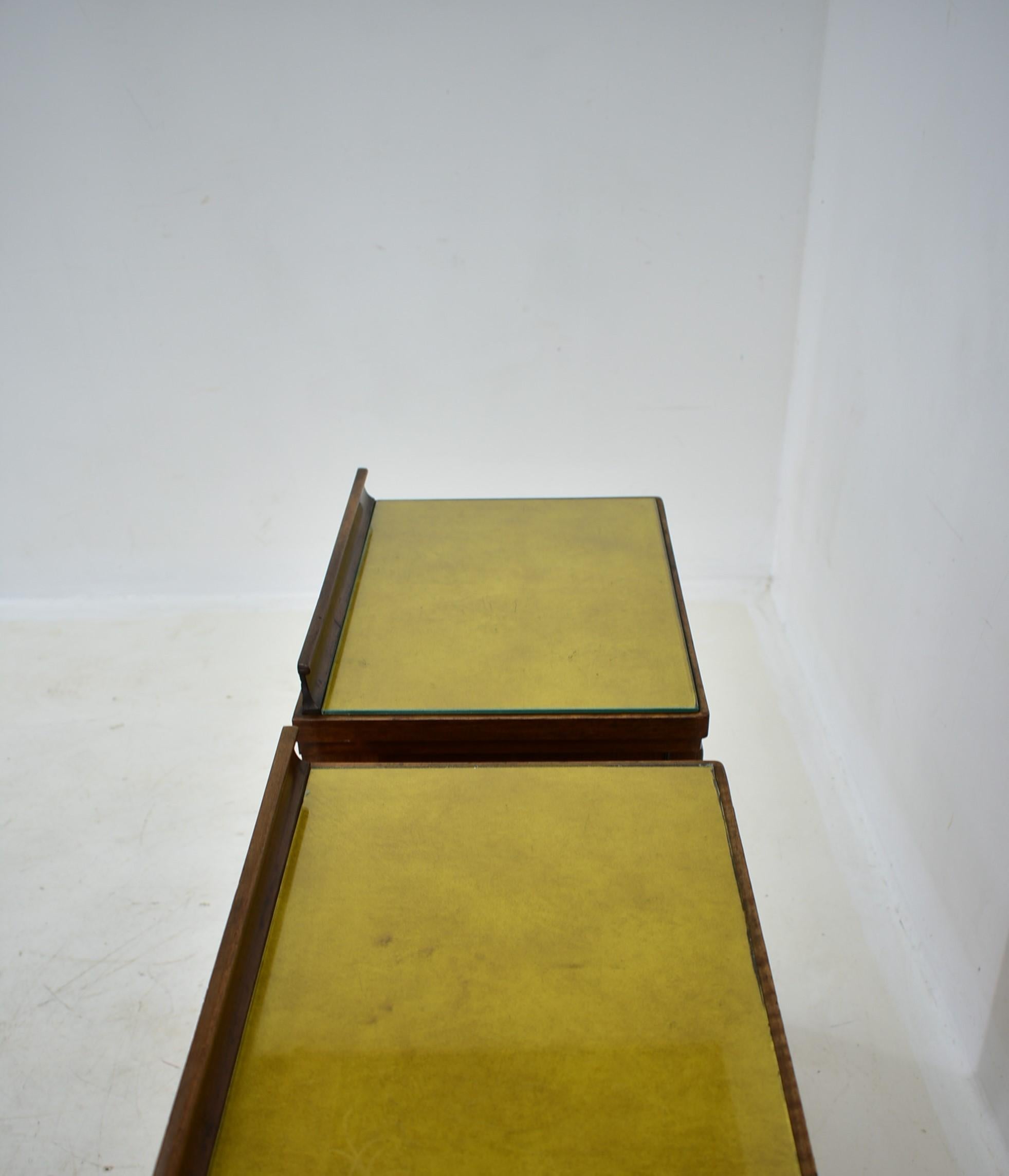 1930s Pair of Art Deco Bedside Tables, Czechoslovakia For Sale 9